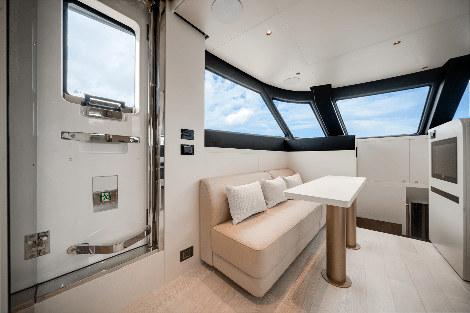 2026 Azimut
                                                             Magellano 25M Image Thumbnail #41