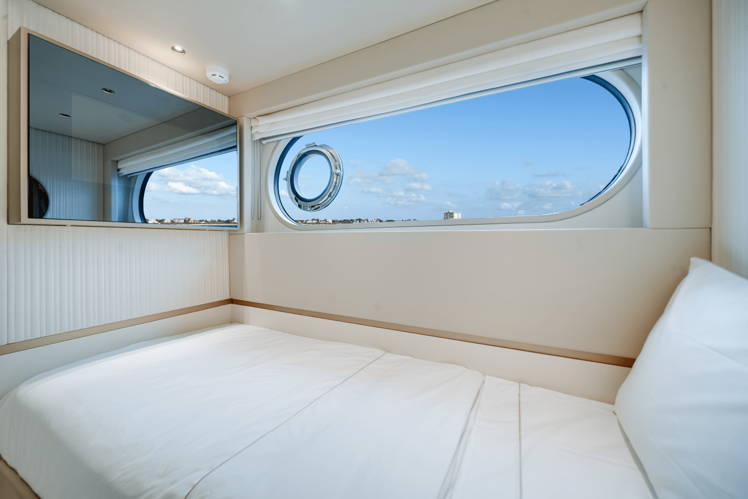 2026 Azimut
                                                             Magellano 25M Image Thumbnail #76
