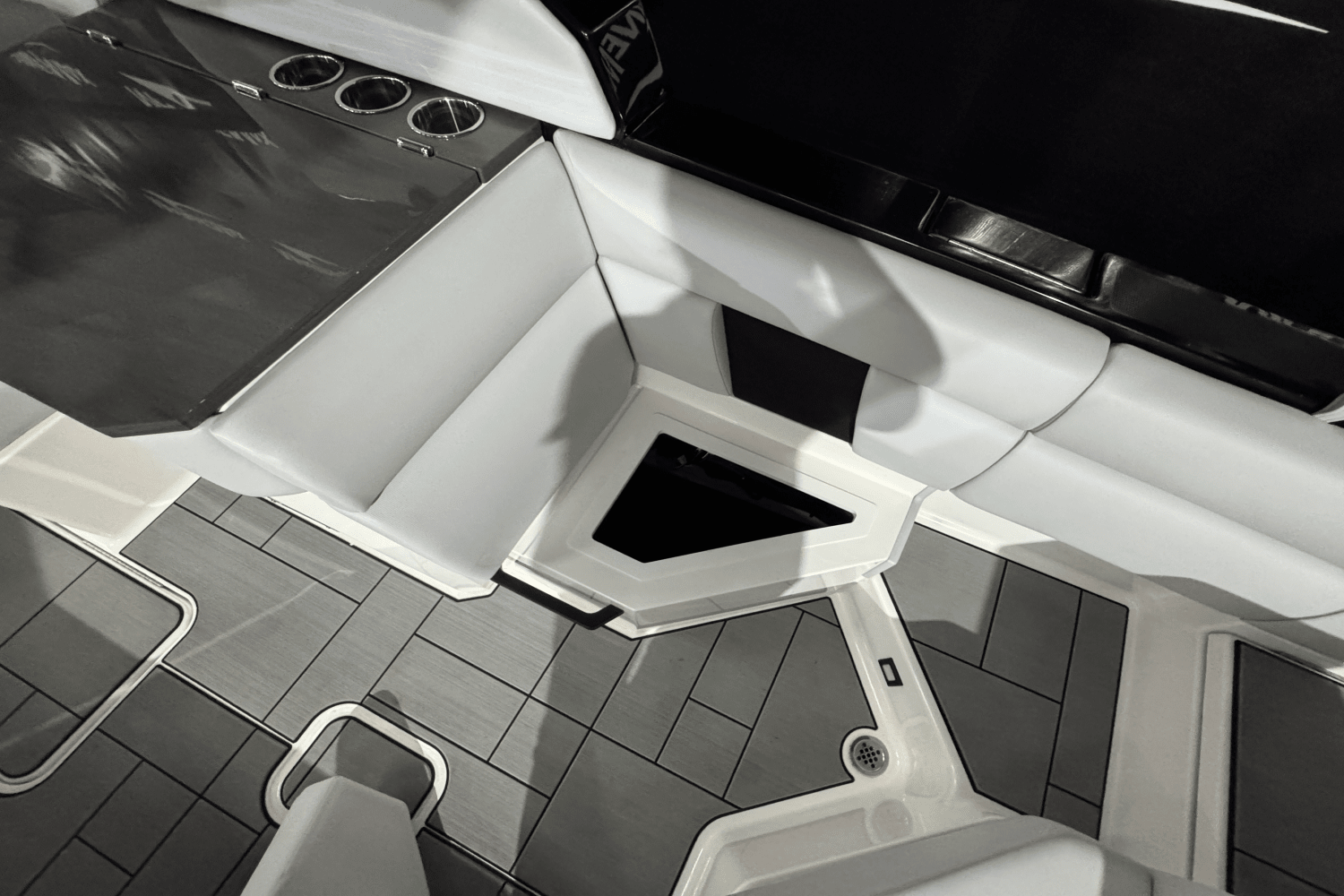 2024 Aviara AV28 Image Thumbnail #13