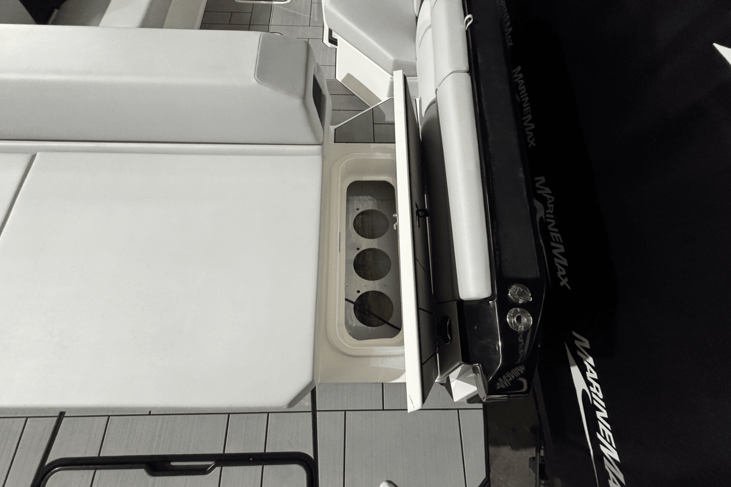 2024 Aviara AV28 Image Thumbnail #9