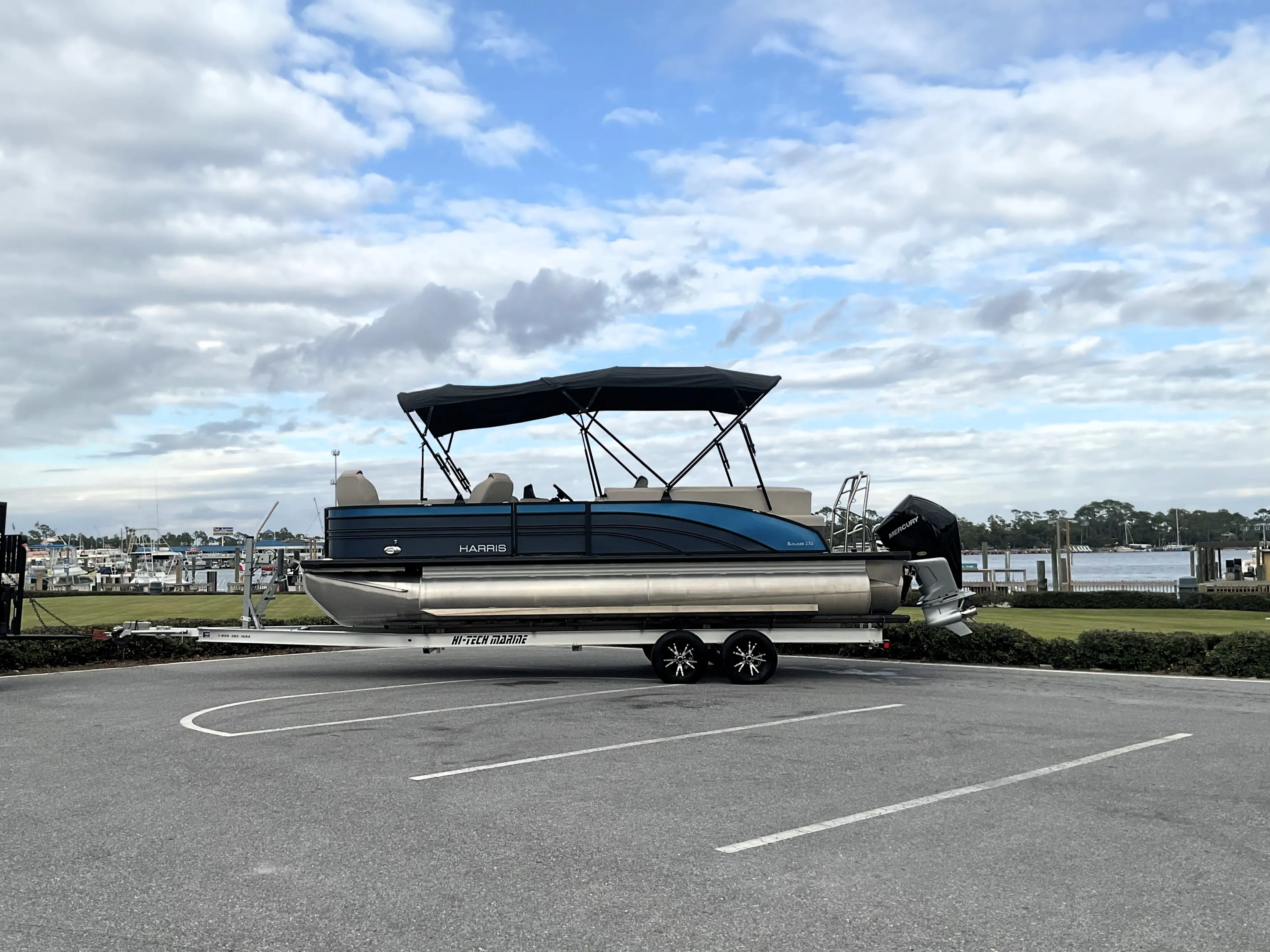 2024 Harris Sunliner 230 Image Thumbnail #1