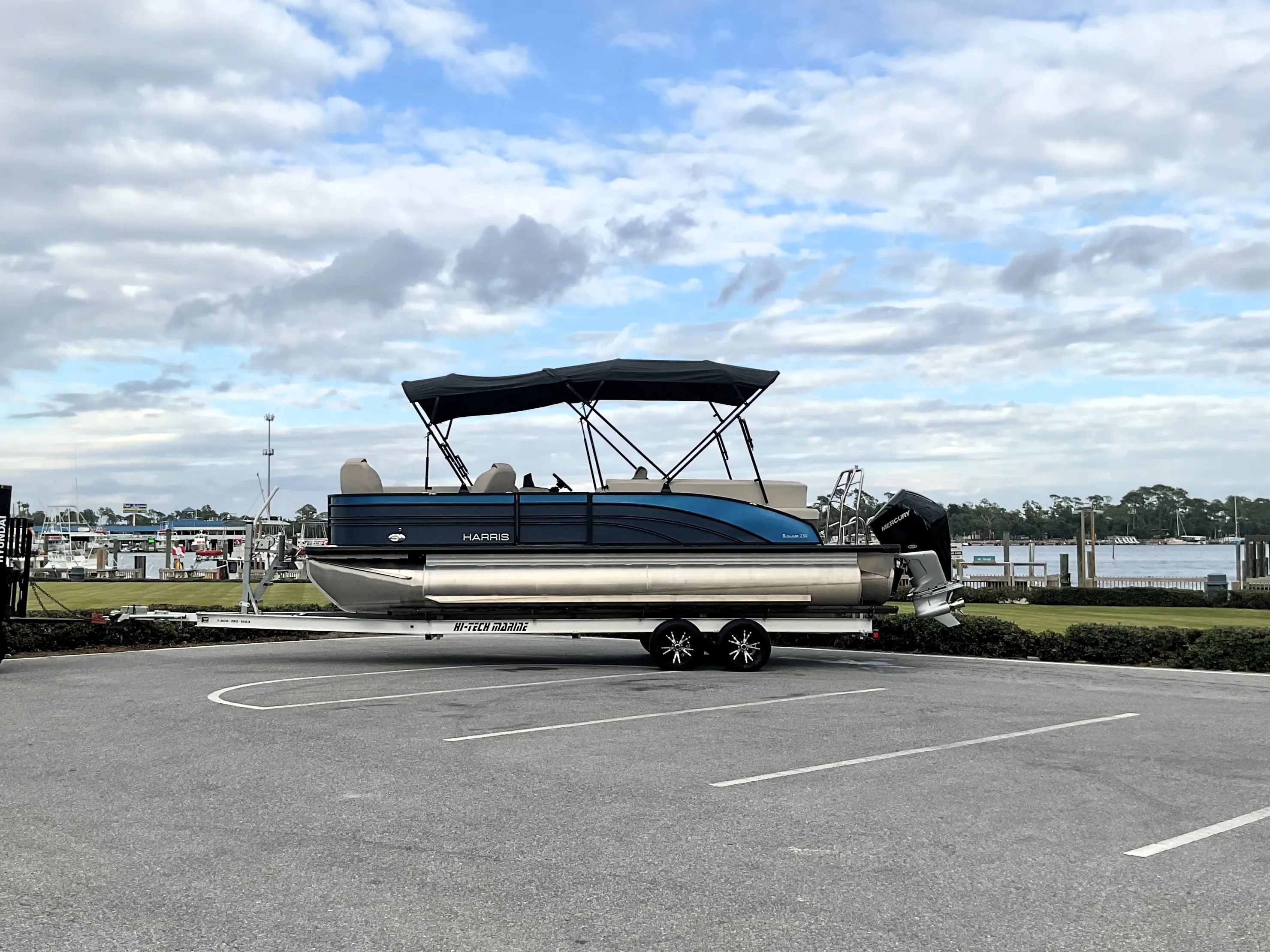 2024 Harris Sunliner 230 Image Thumbnail #2