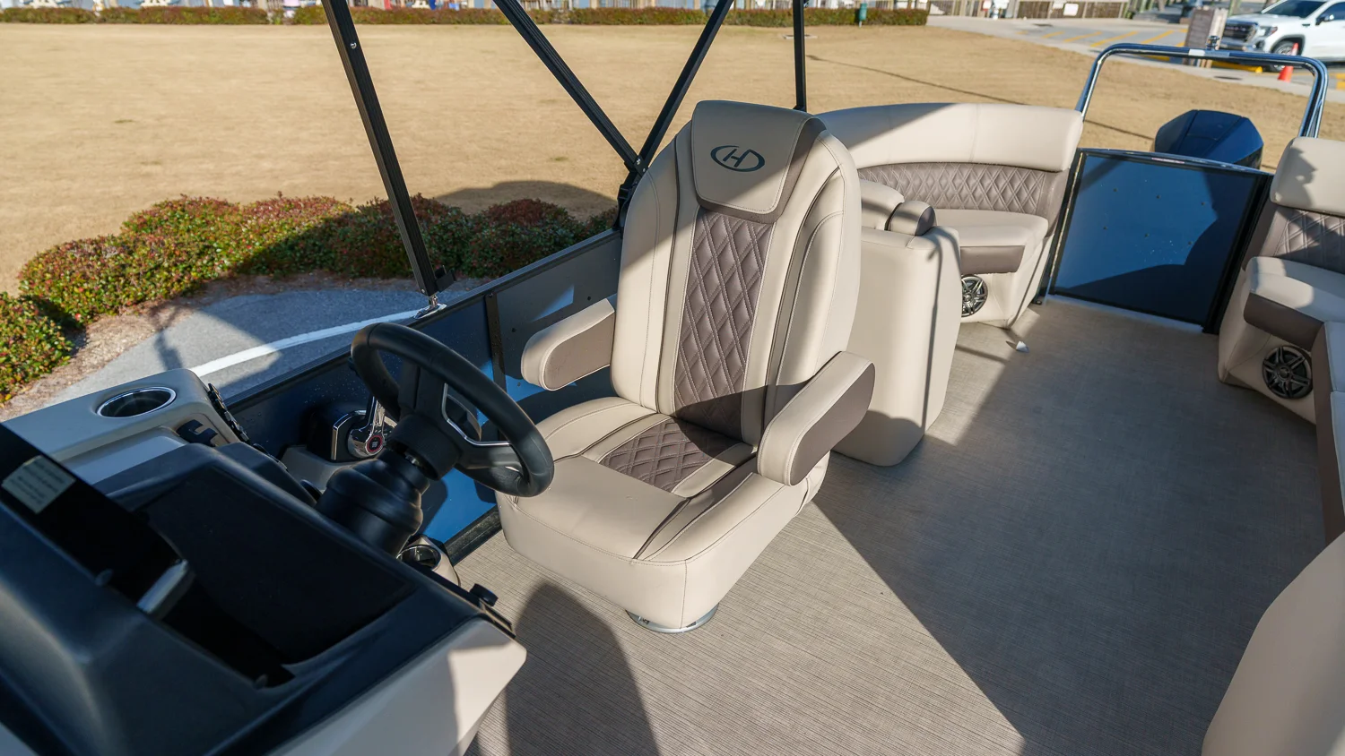 2024 Harris Sunliner 230 Image Thumbnail #18