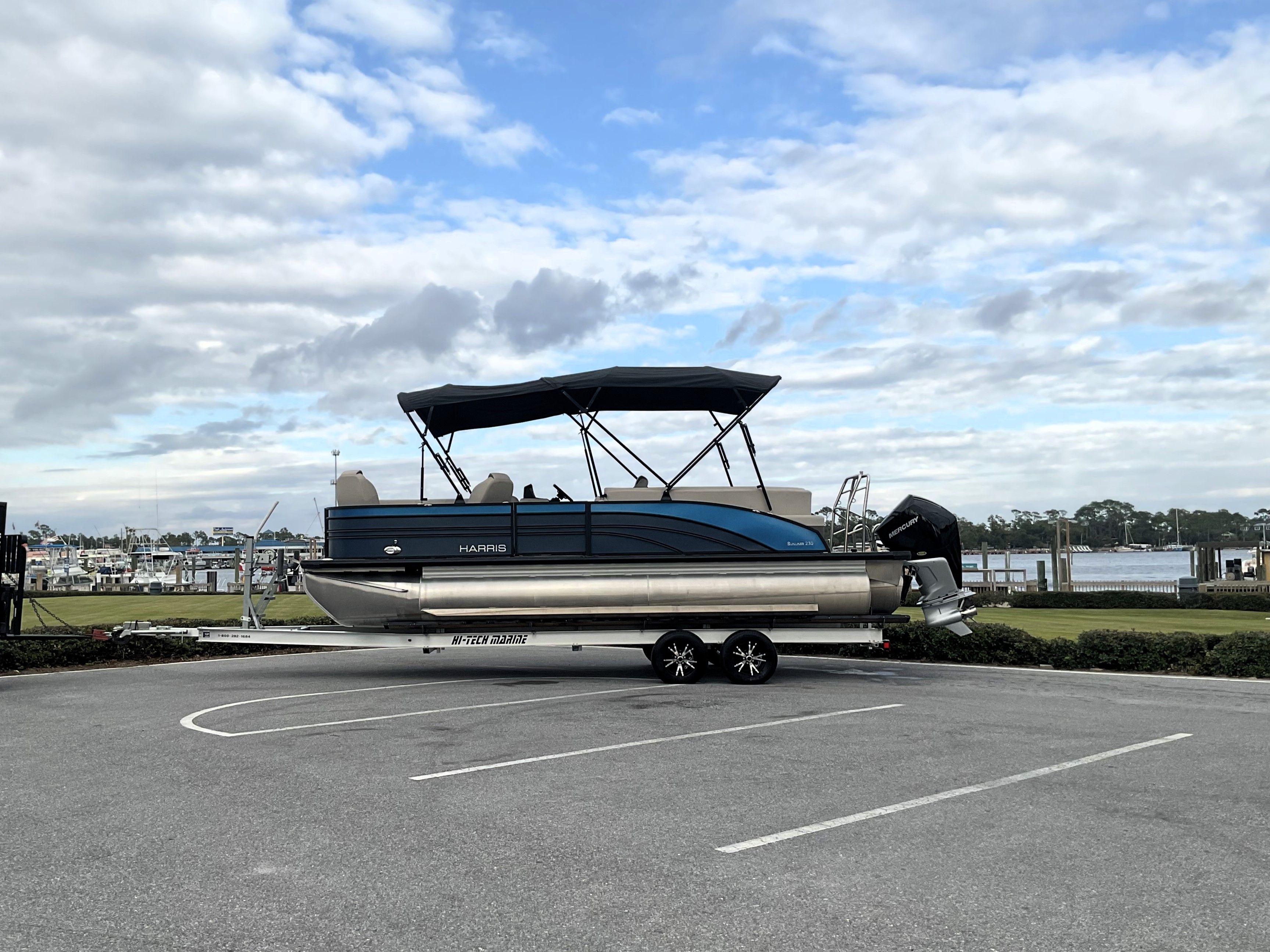 2024 Harris Sunliner 230 Image Thumbnail #1