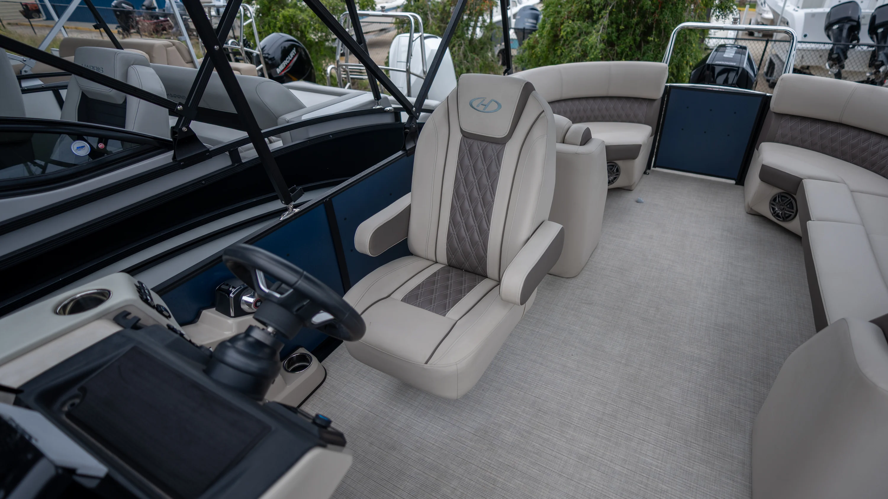 2024 Harris Sunliner 230 Image Thumbnail #13