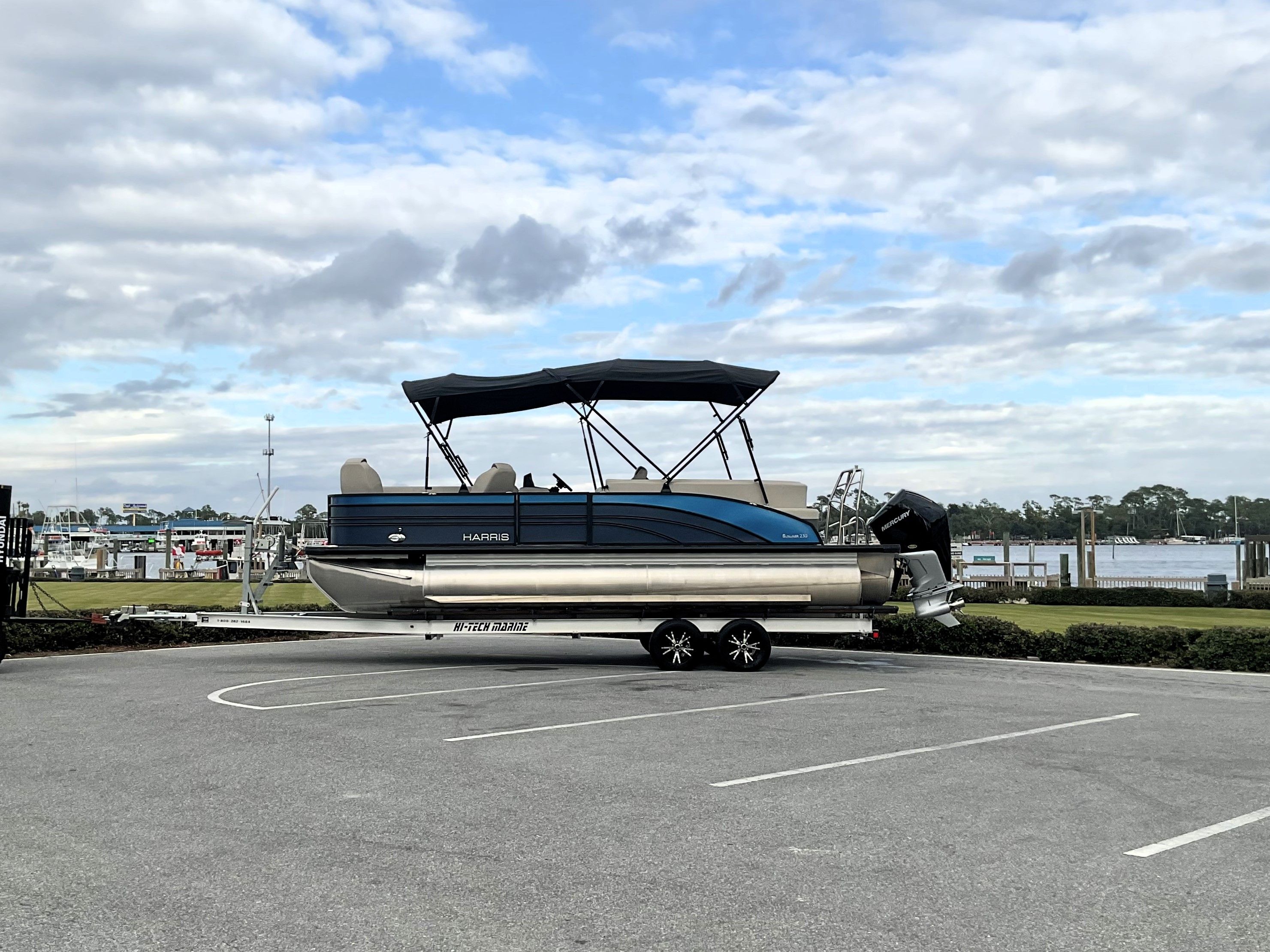 2024 Harris Sunliner 230 Image Thumbnail #2