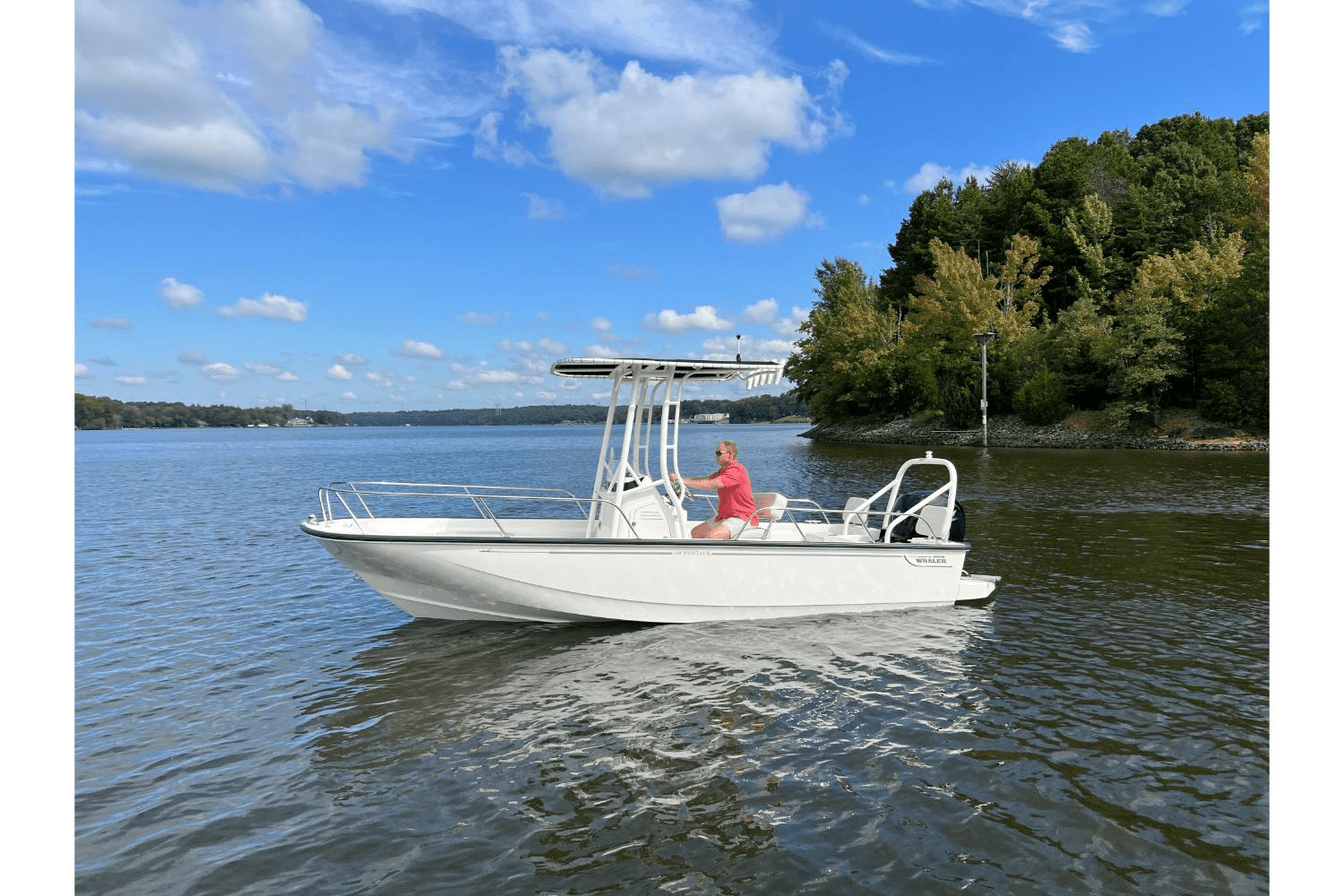 2024 Boston Whaler 190 Montauk Image Thumbnail #1