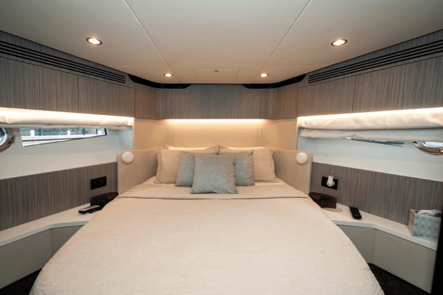 2019 Azimut 60 FLYBRIDGE Image Thumbnail #32