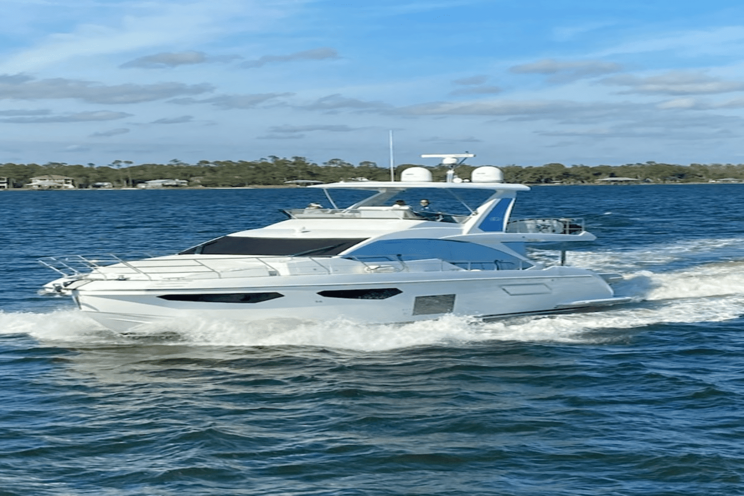 2019 Azimut 60 FLYBRIDGE Image Thumbnail #1