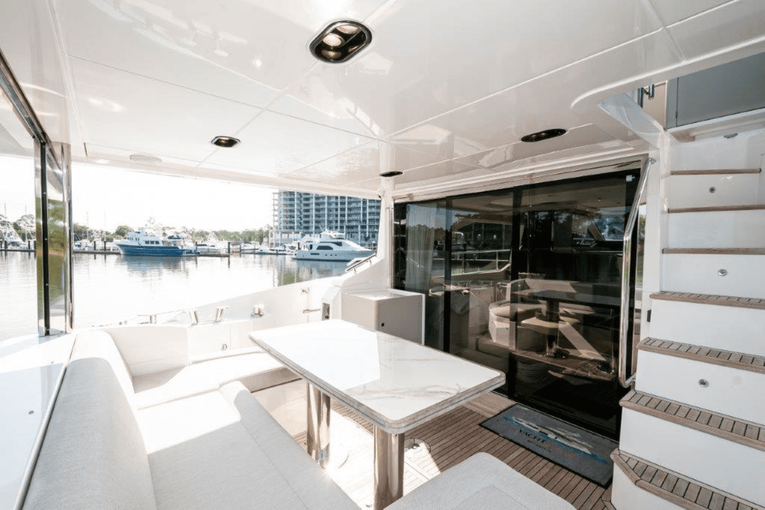 2019 Azimut 60 FLYBRIDGE Image Thumbnail #8