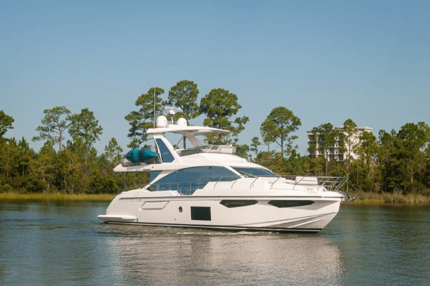 2019 Azimut 60 FLYBRIDGE Image Thumbnail #5