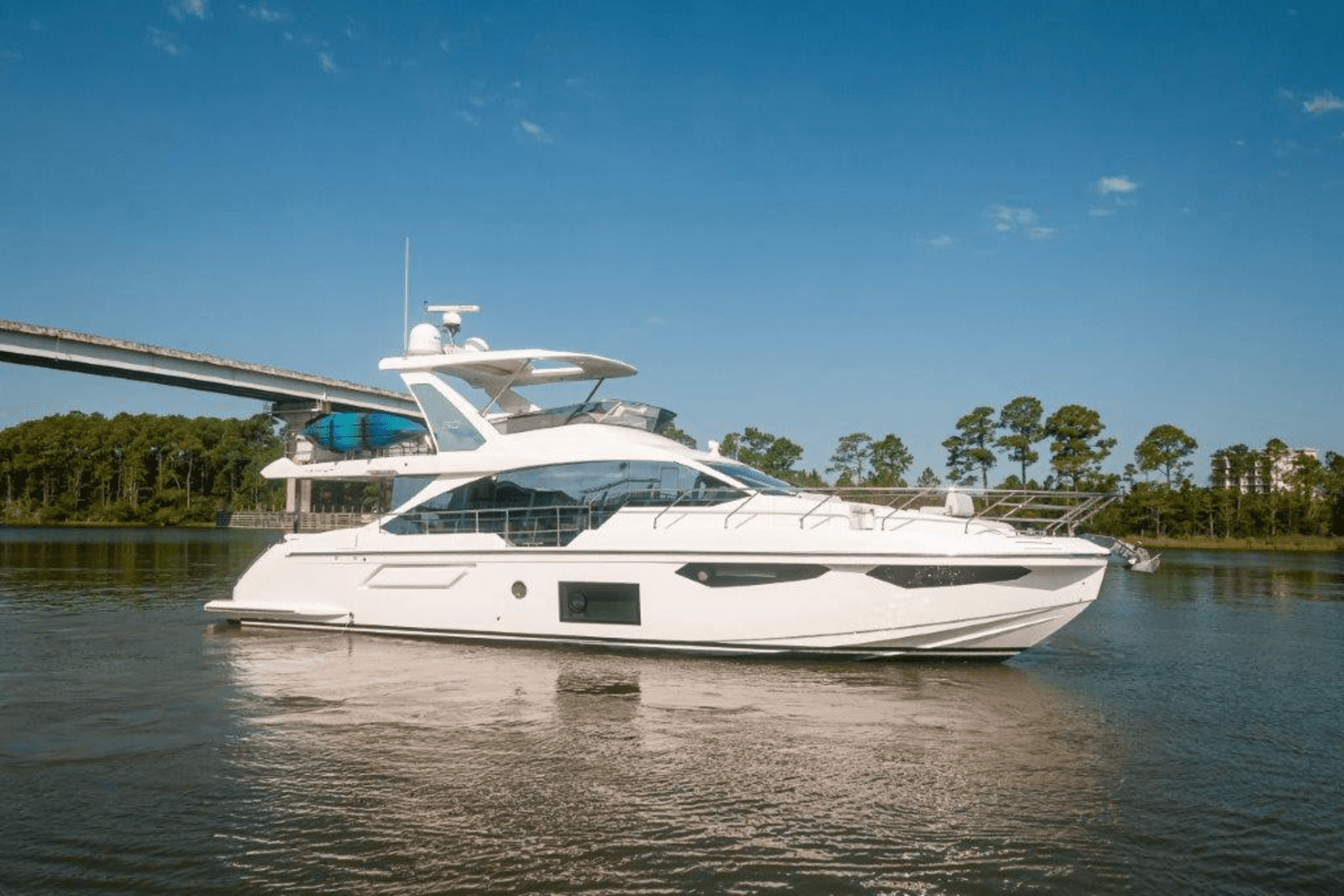 2019 Azimut 60 FLYBRIDGE Image Thumbnail #7