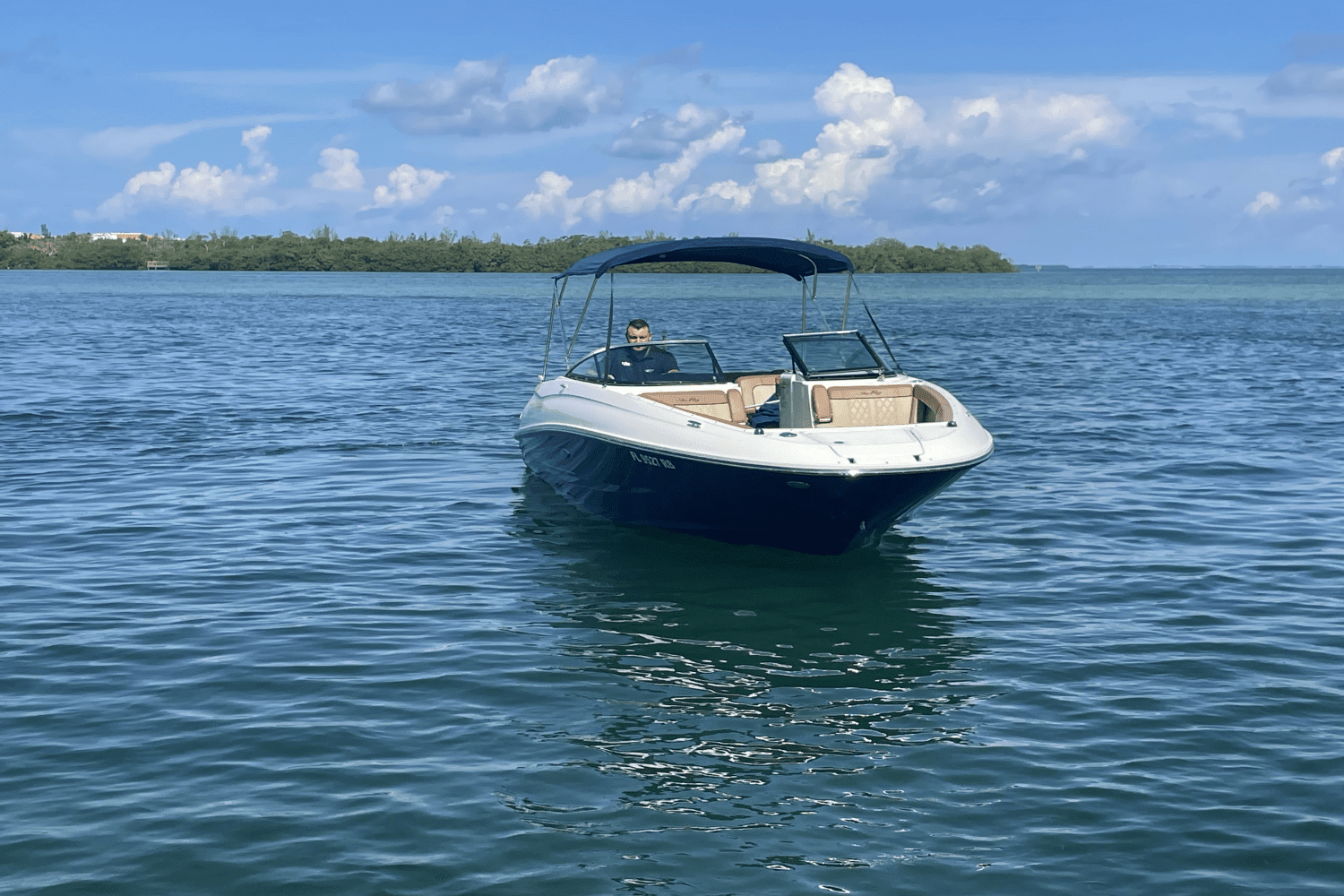 2015 Sea Ray
                                                             240 SUNDECK OUTBOARD Image Thumbnail #0