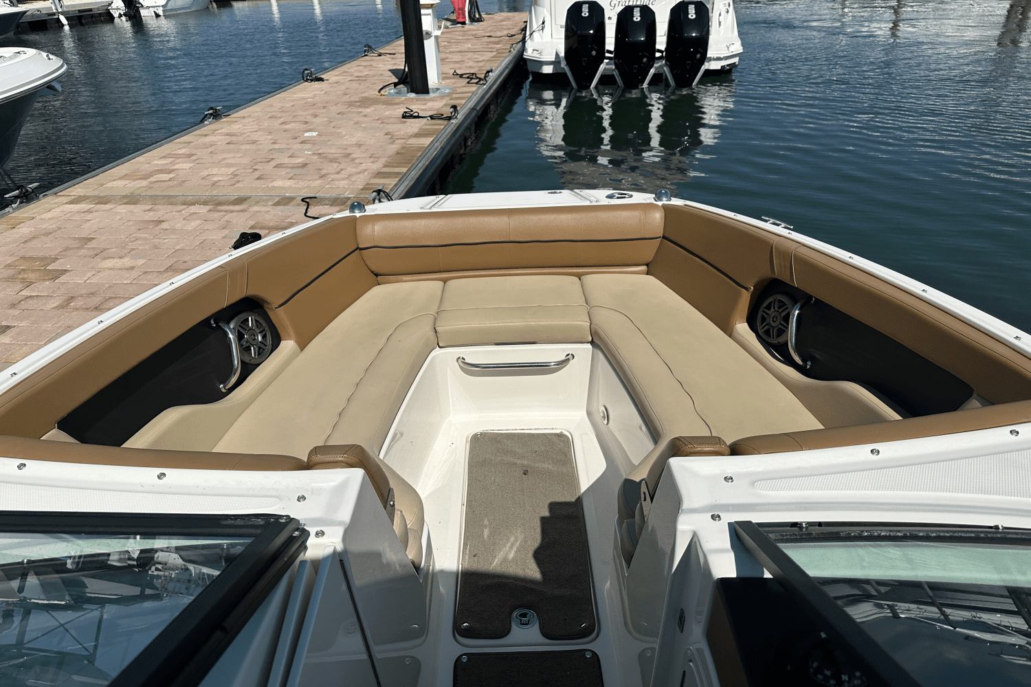 2015 Sea Ray
                                                             240 SUNDECK OUTBOARD Image Thumbnail #12