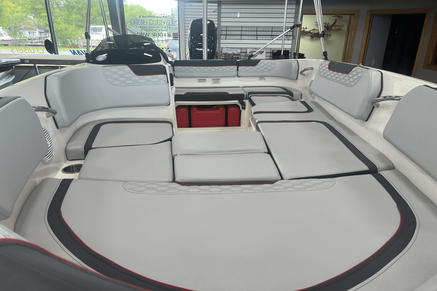 2024 Bayliner M15 Image Thumbnail #8