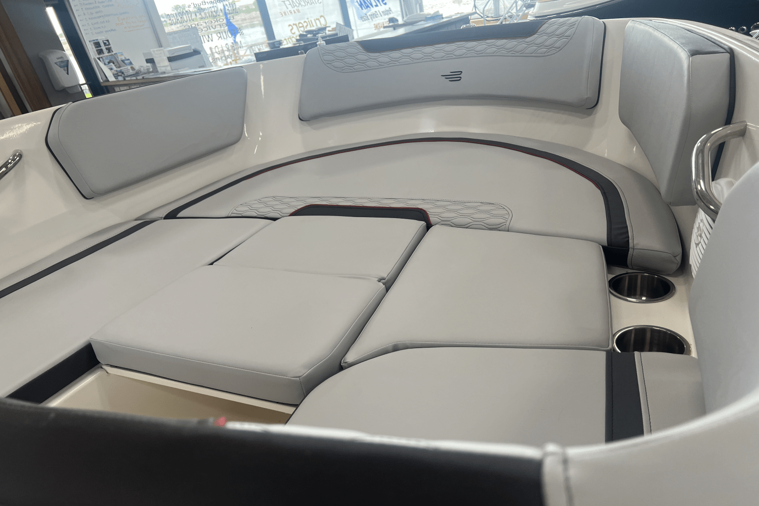 2024 Bayliner M15 Image Thumbnail #7