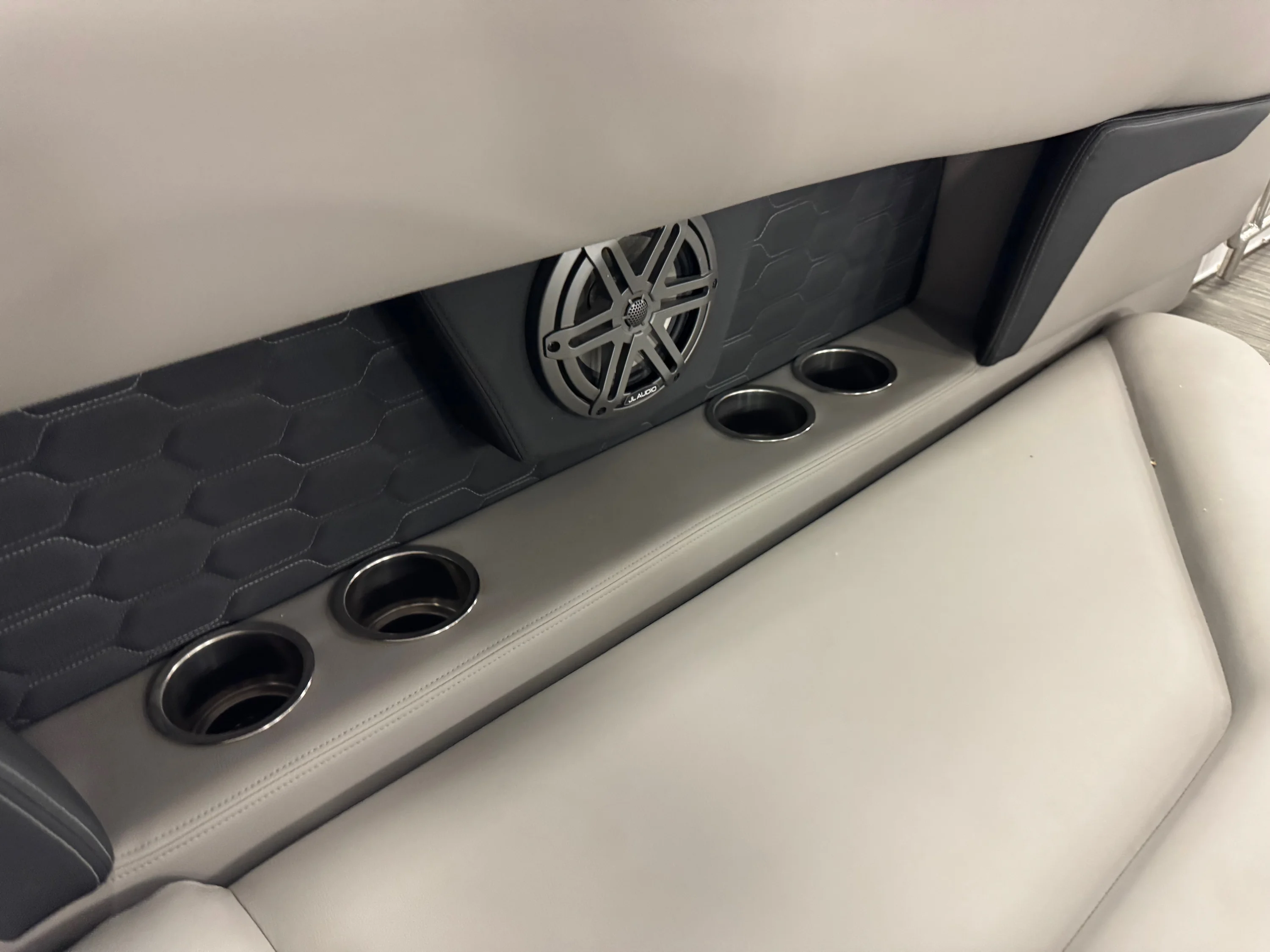 2024 Four Winns HD8 Image Thumbnail #30