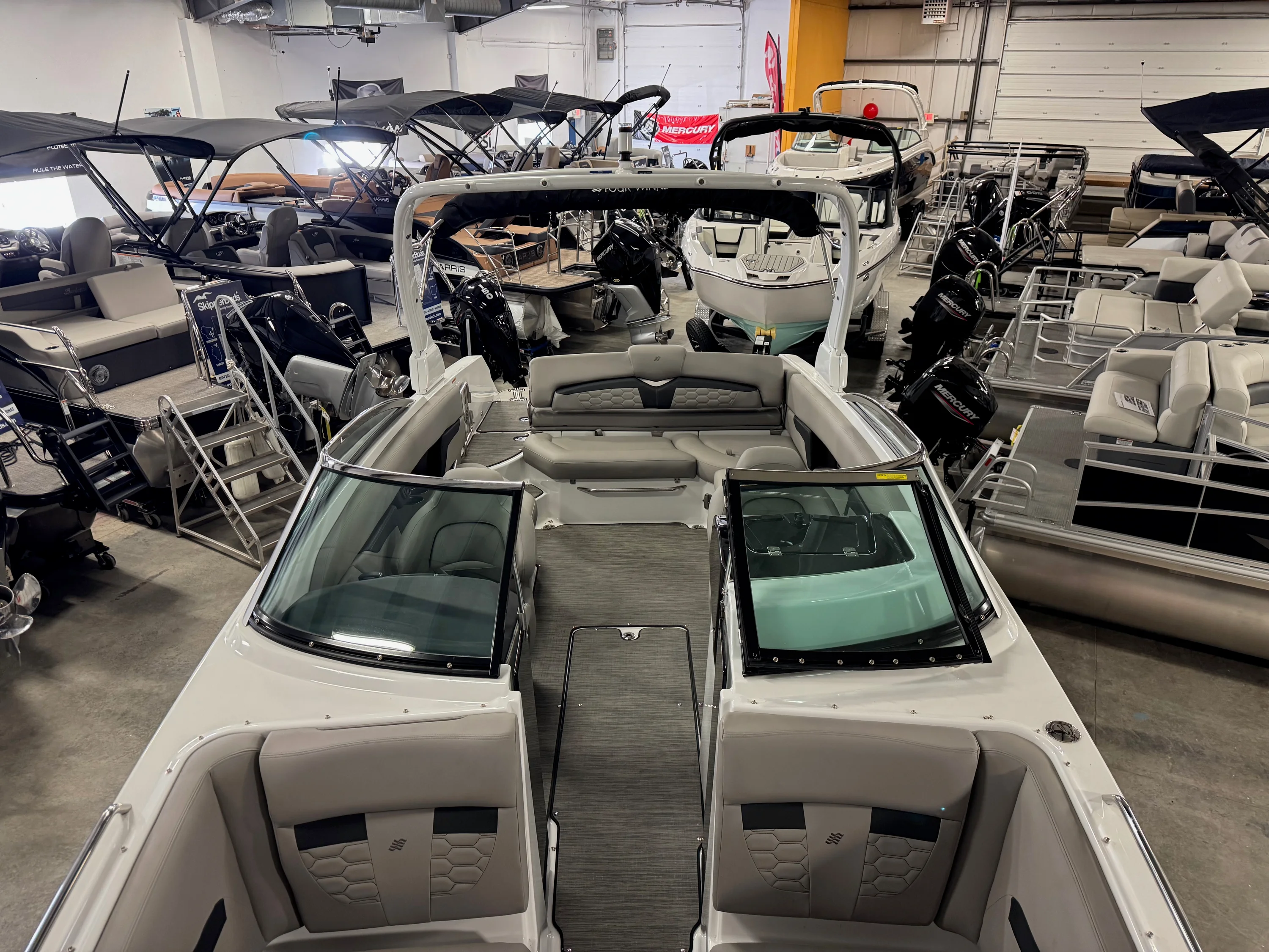 2024 Four Winns HD8 Image Thumbnail #17