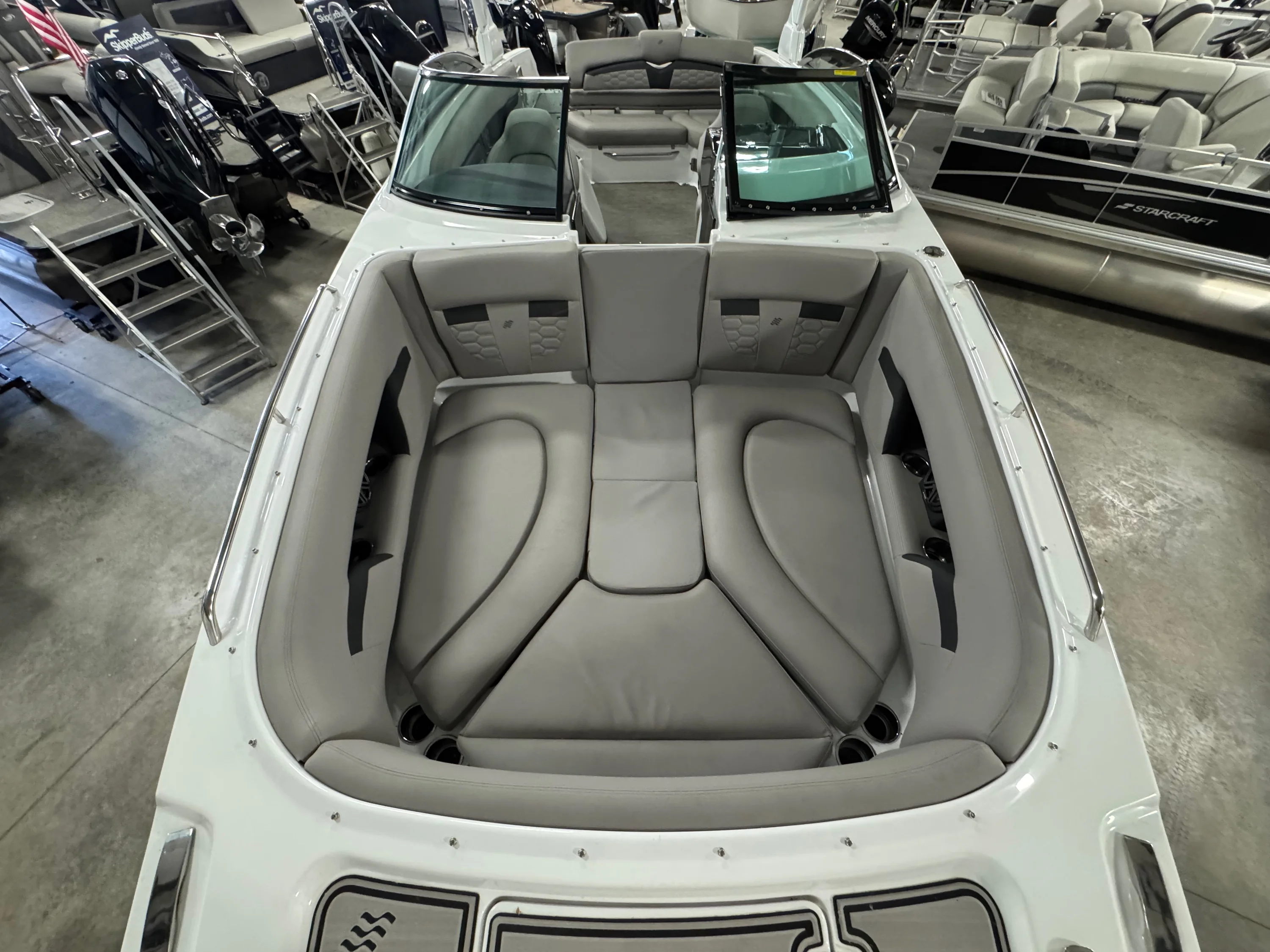 2024 Four Winns HD8 Image Thumbnail #15