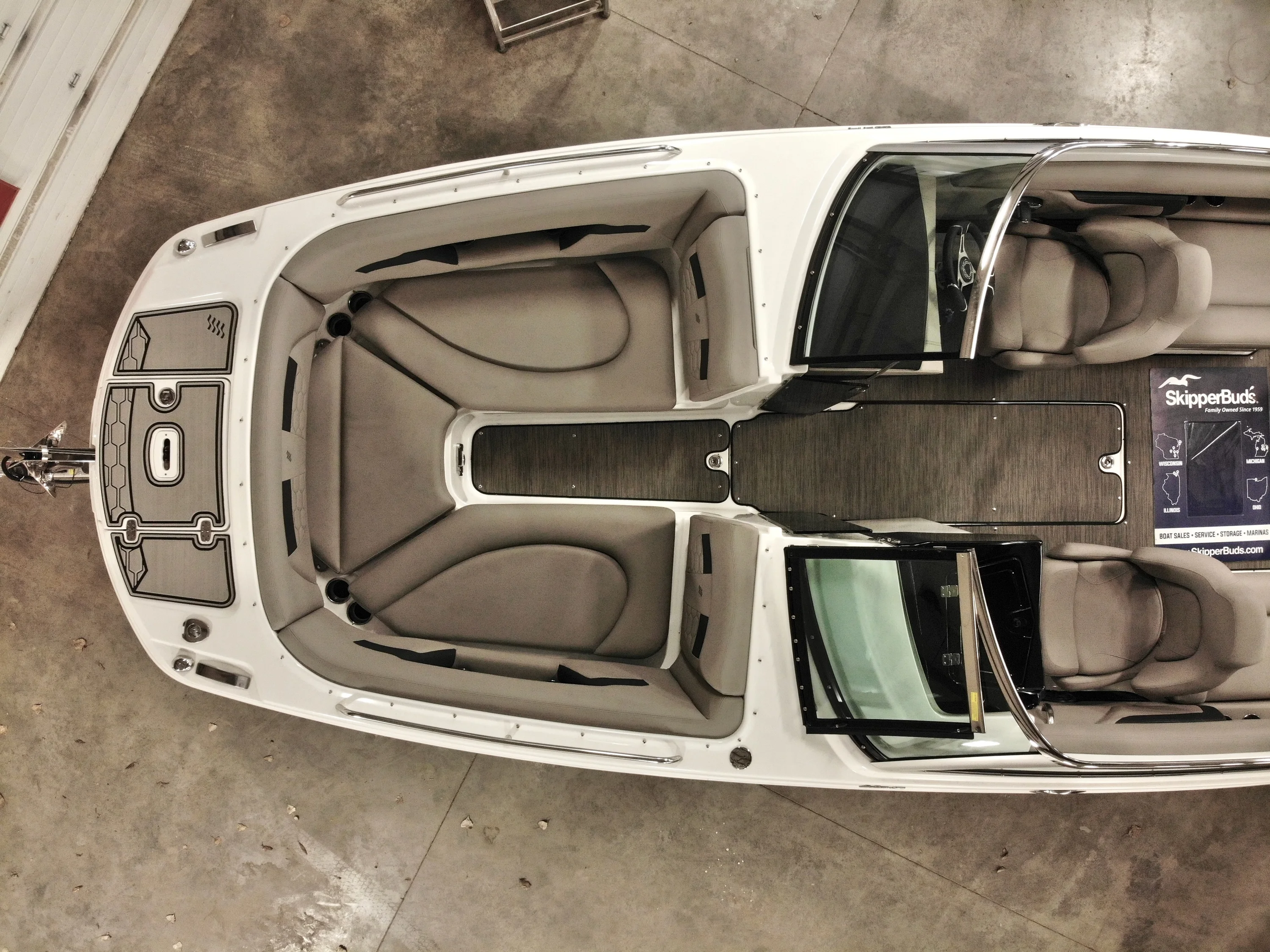 2024 Four Winns HD8 Image Thumbnail #0