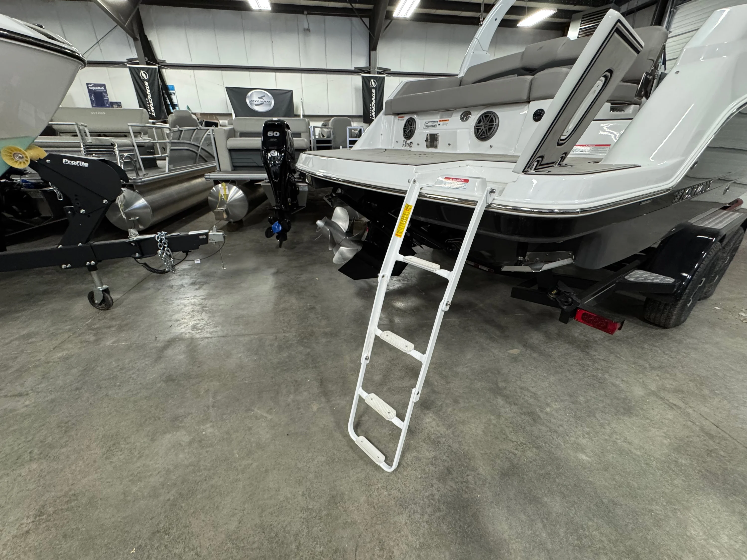 2024 Four Winns HD8 Image Thumbnail #45