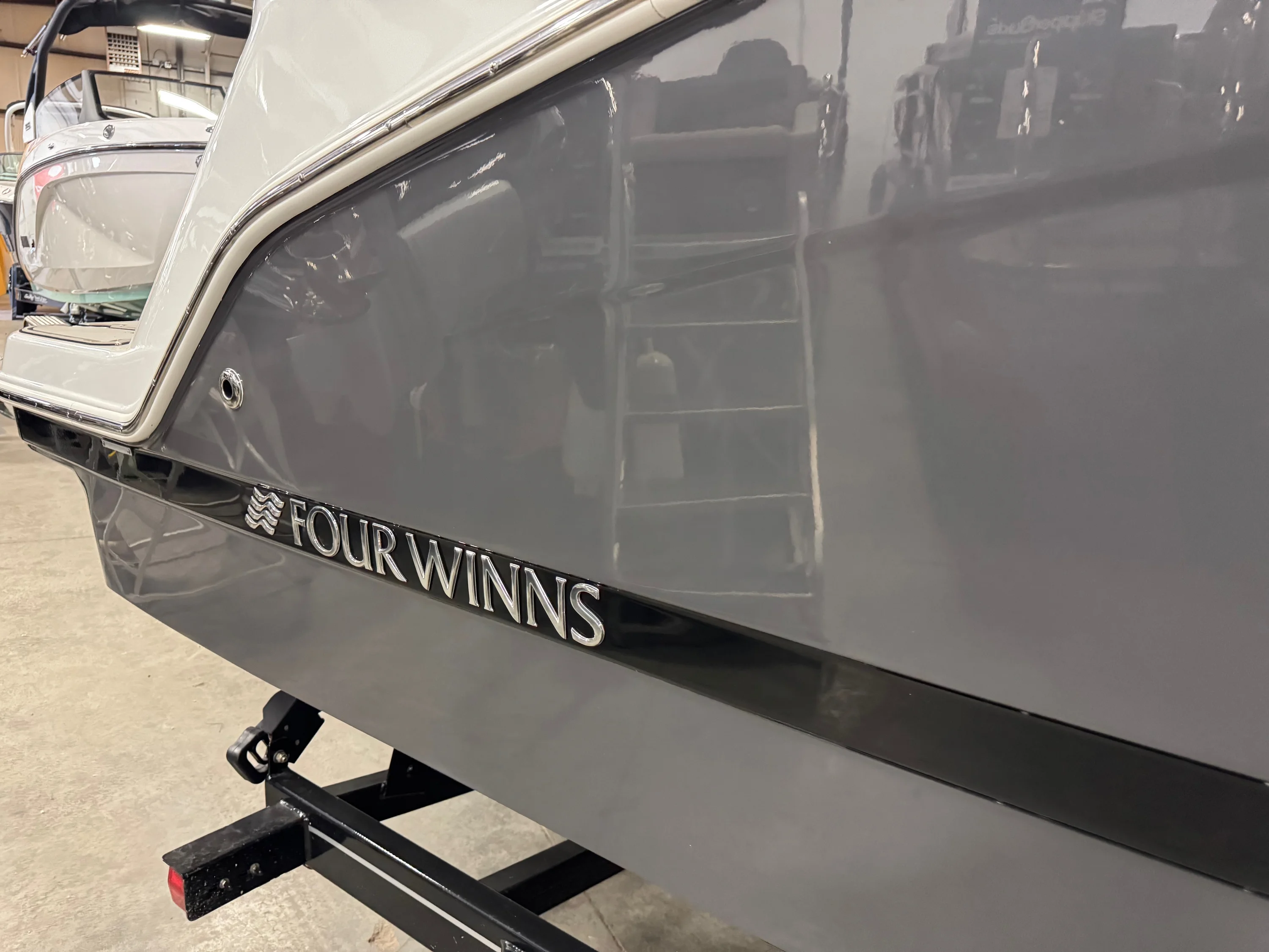 2024 Four Winns HD8 Image Thumbnail #6