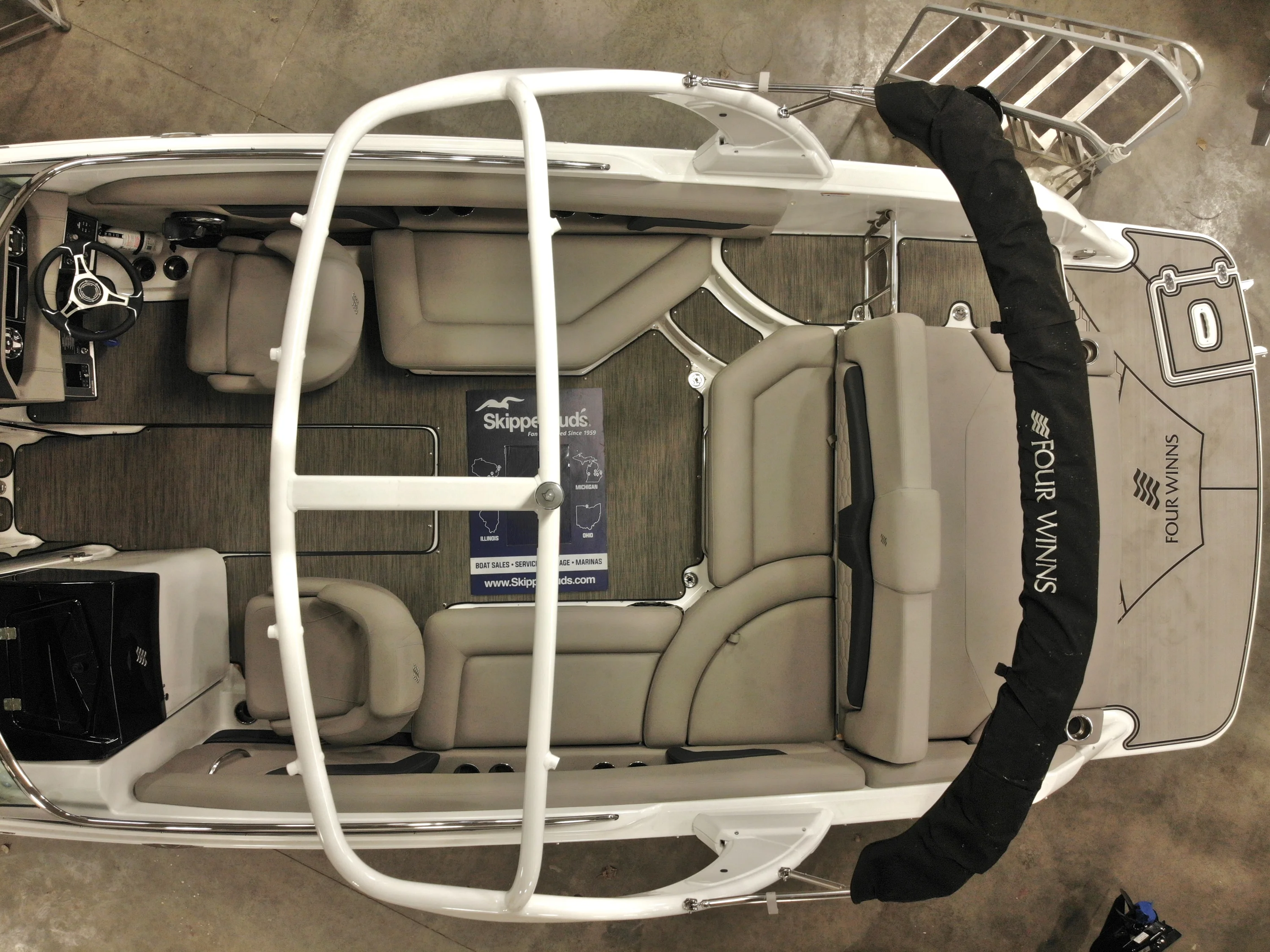 2024 Four Winns HD8 Image Thumbnail #1