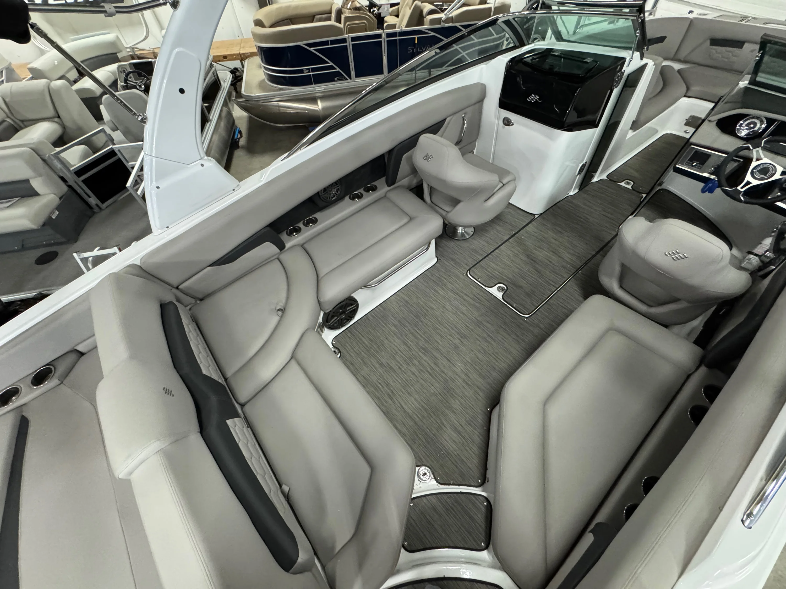 2024 Four Winns HD8 Image Thumbnail #29