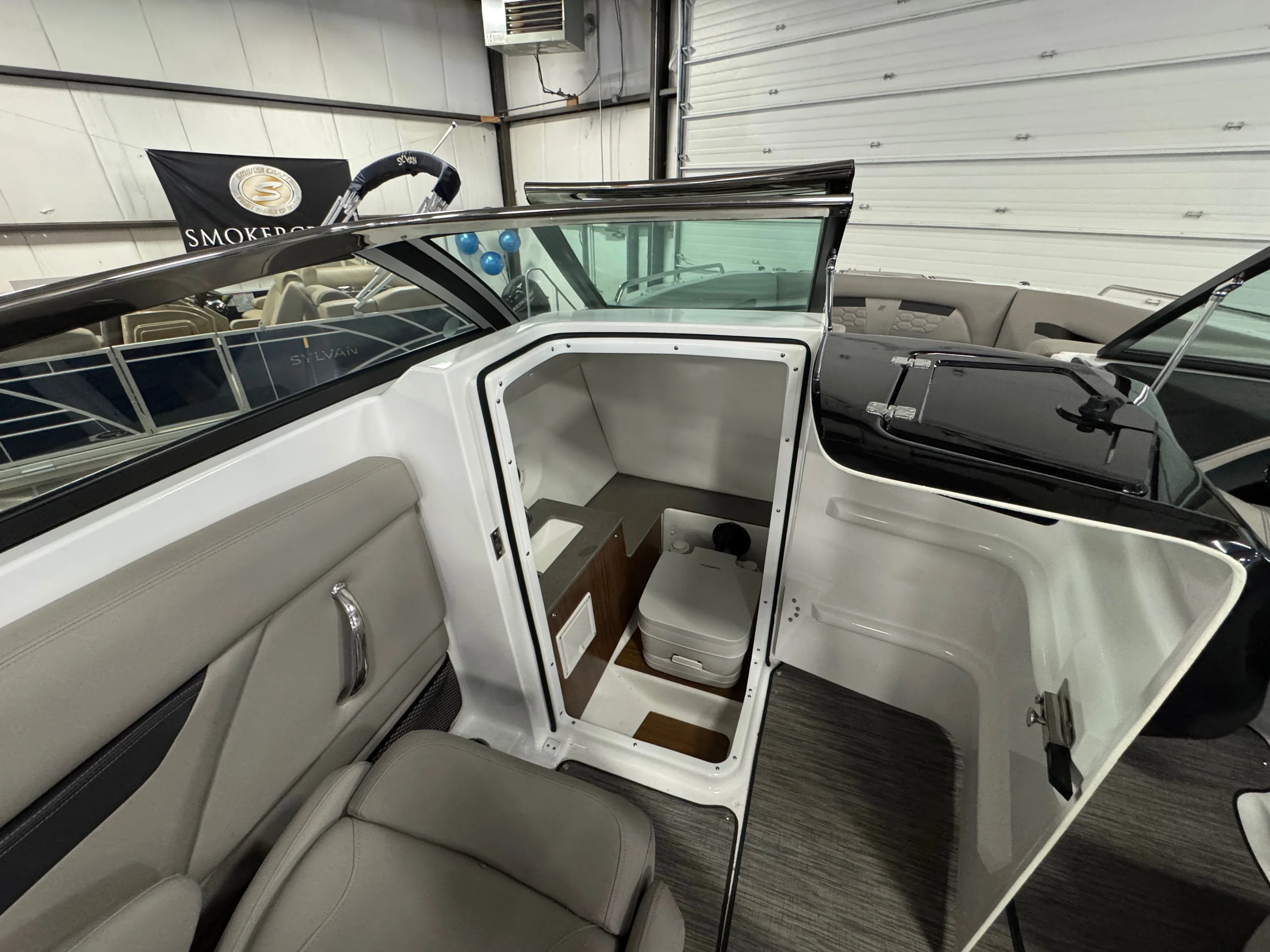 2024 Four Winns HD8 Image Thumbnail #25