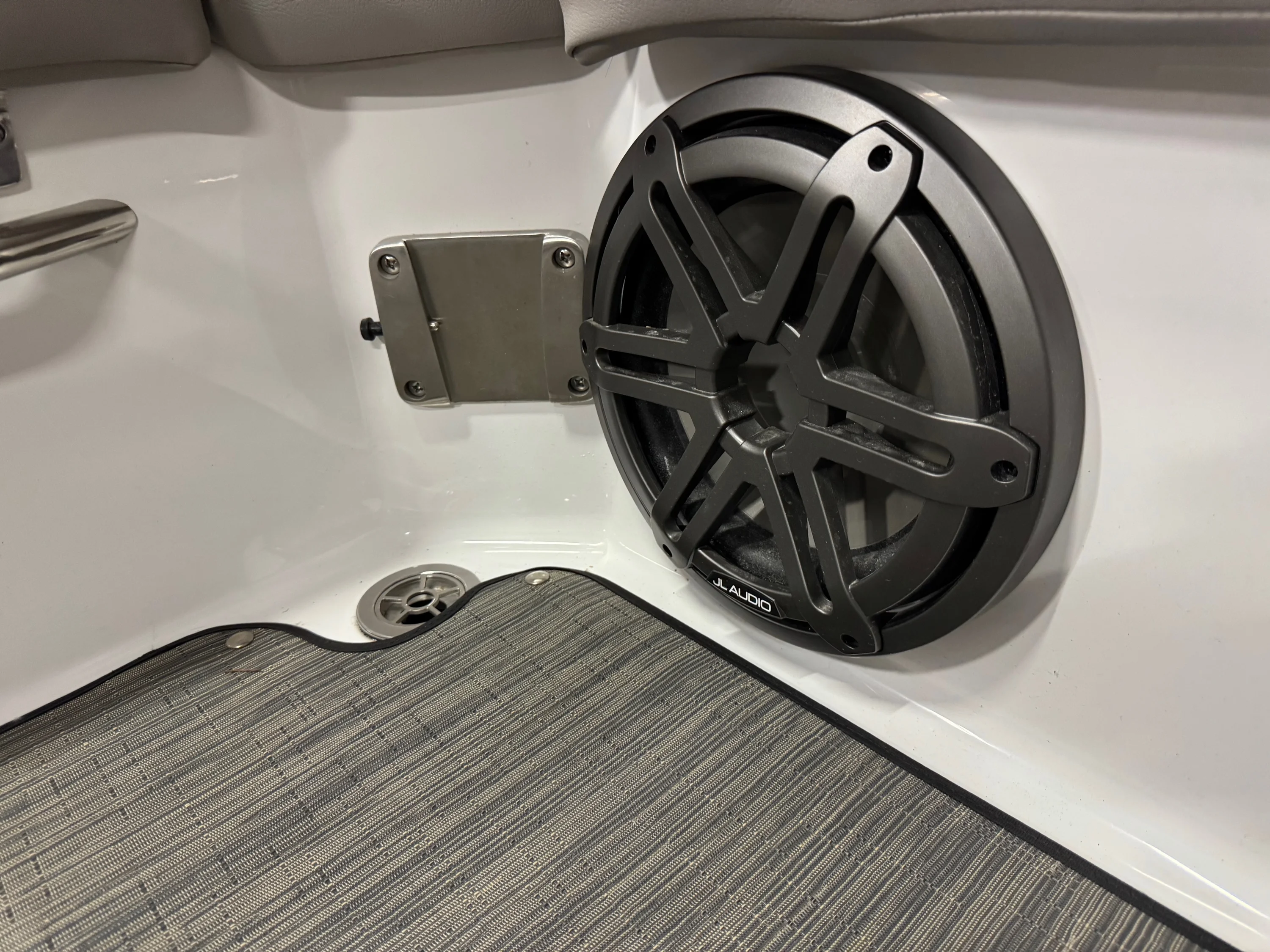 2024 Four Winns HD8 Image Thumbnail #32