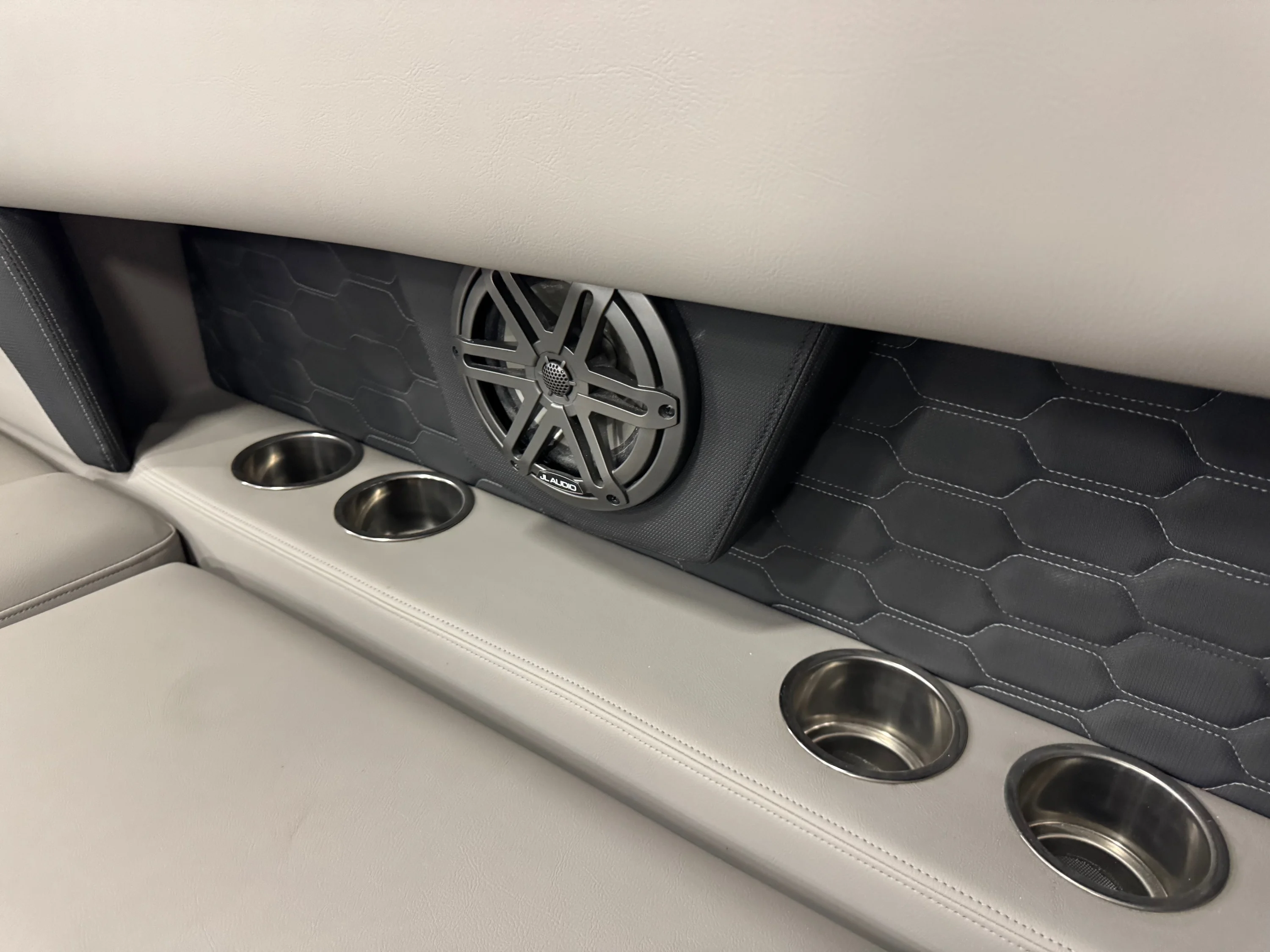 2024 Four Winns HD8 Image Thumbnail #31