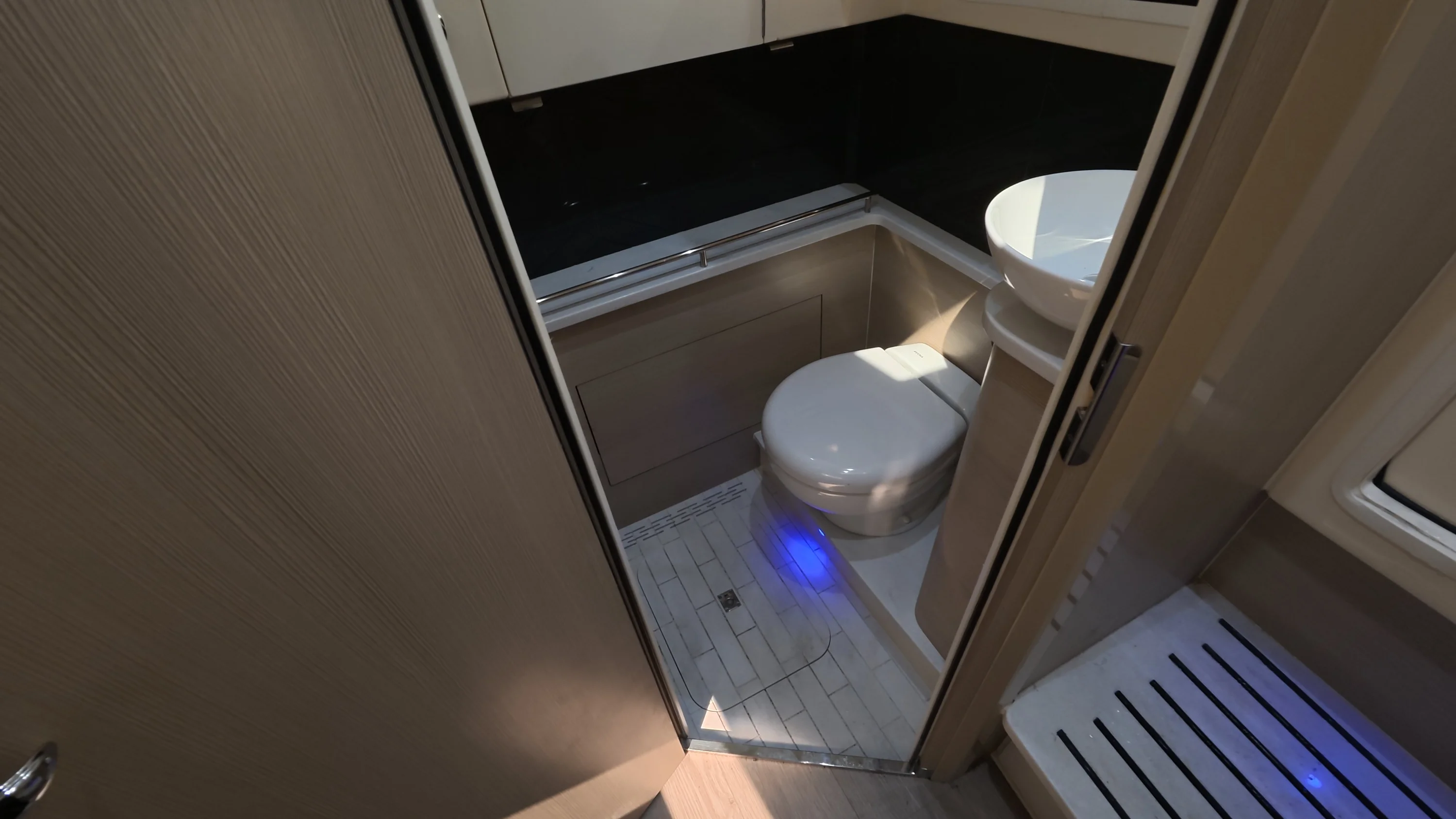 2024 Scout 377 LXF Image Thumbnail #26