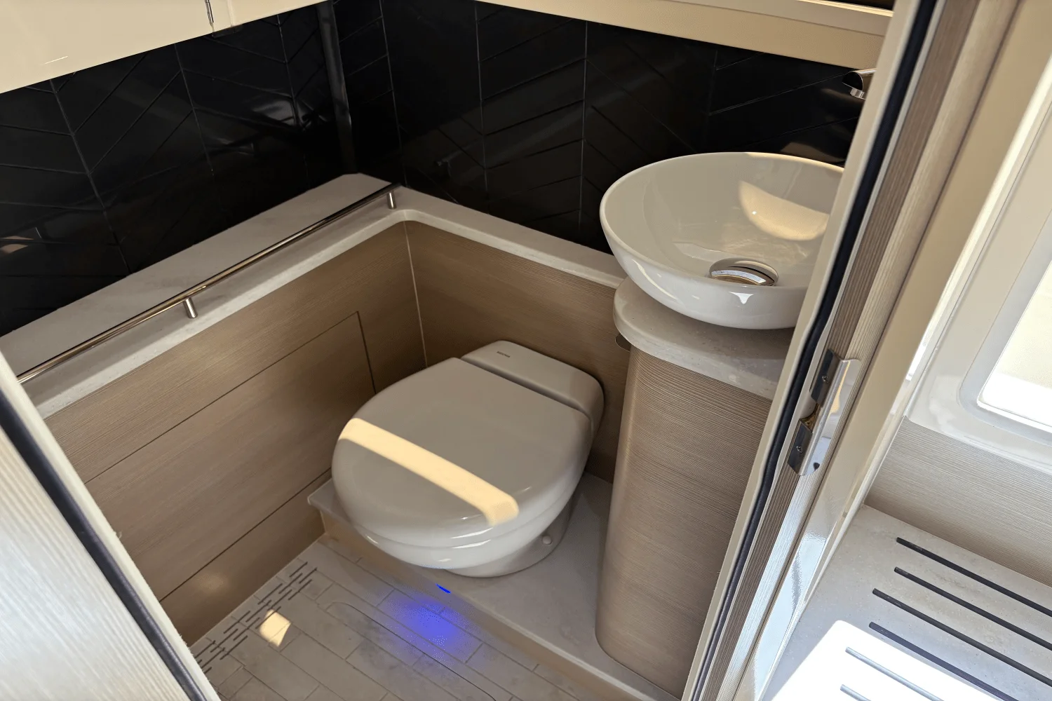 2024 Scout 377 LXF Image Thumbnail #31