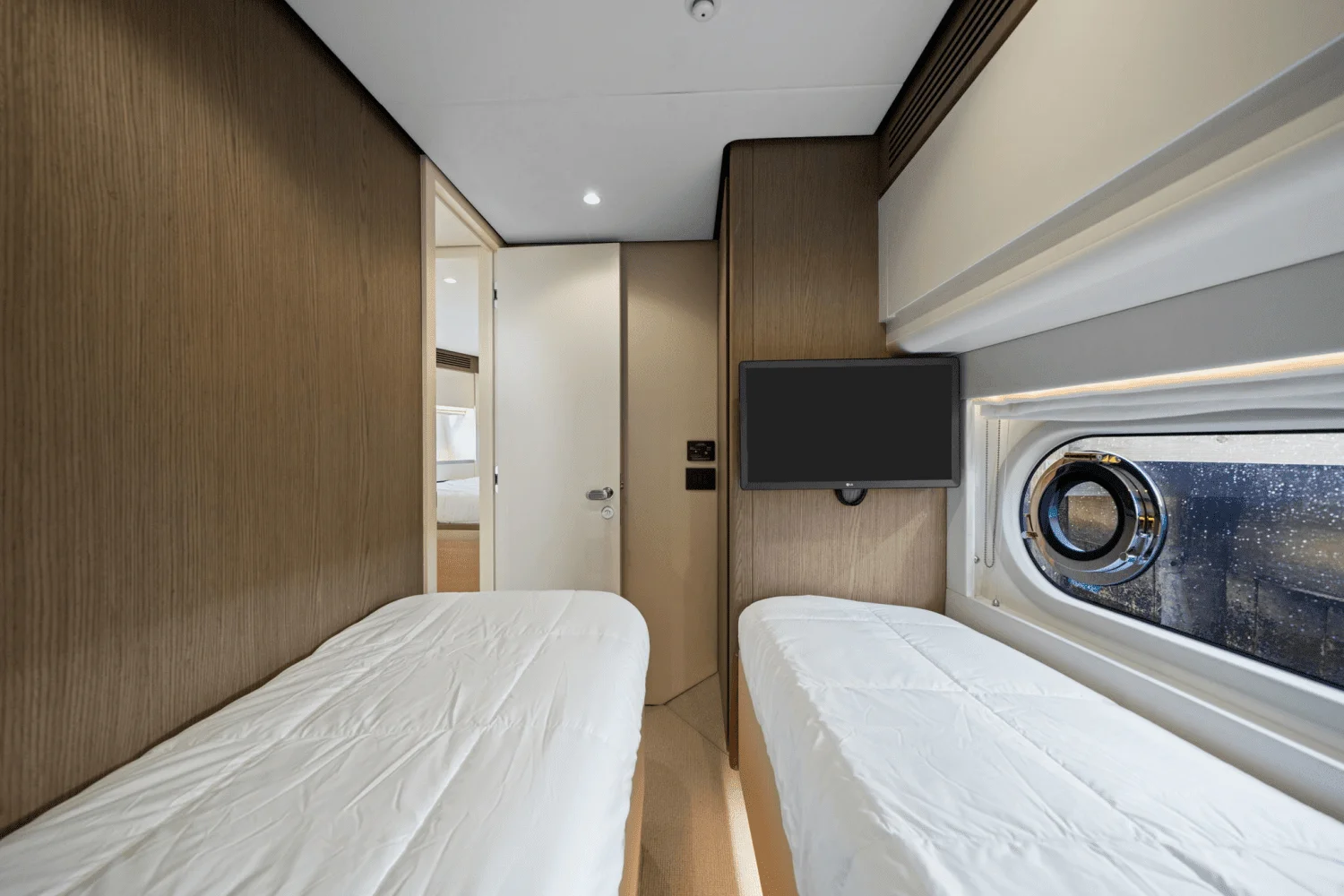 2025 Azimut
                                                             Magellano 60 Image Thumbnail #64