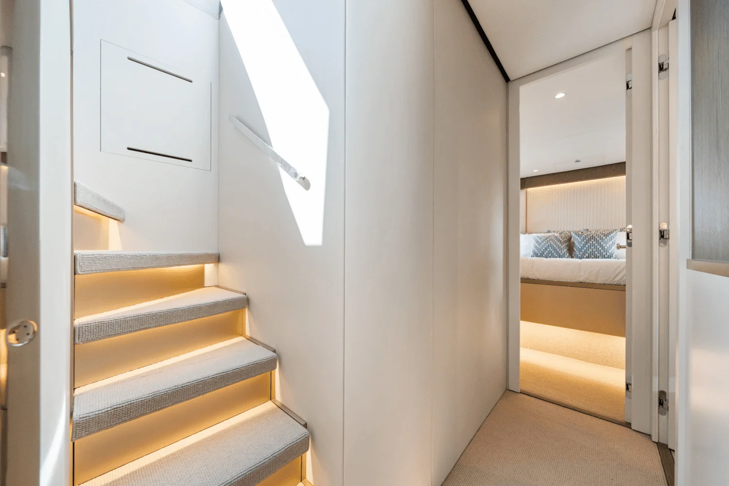 2025 Azimut
                                                             Magellano 60 Image Thumbnail #58