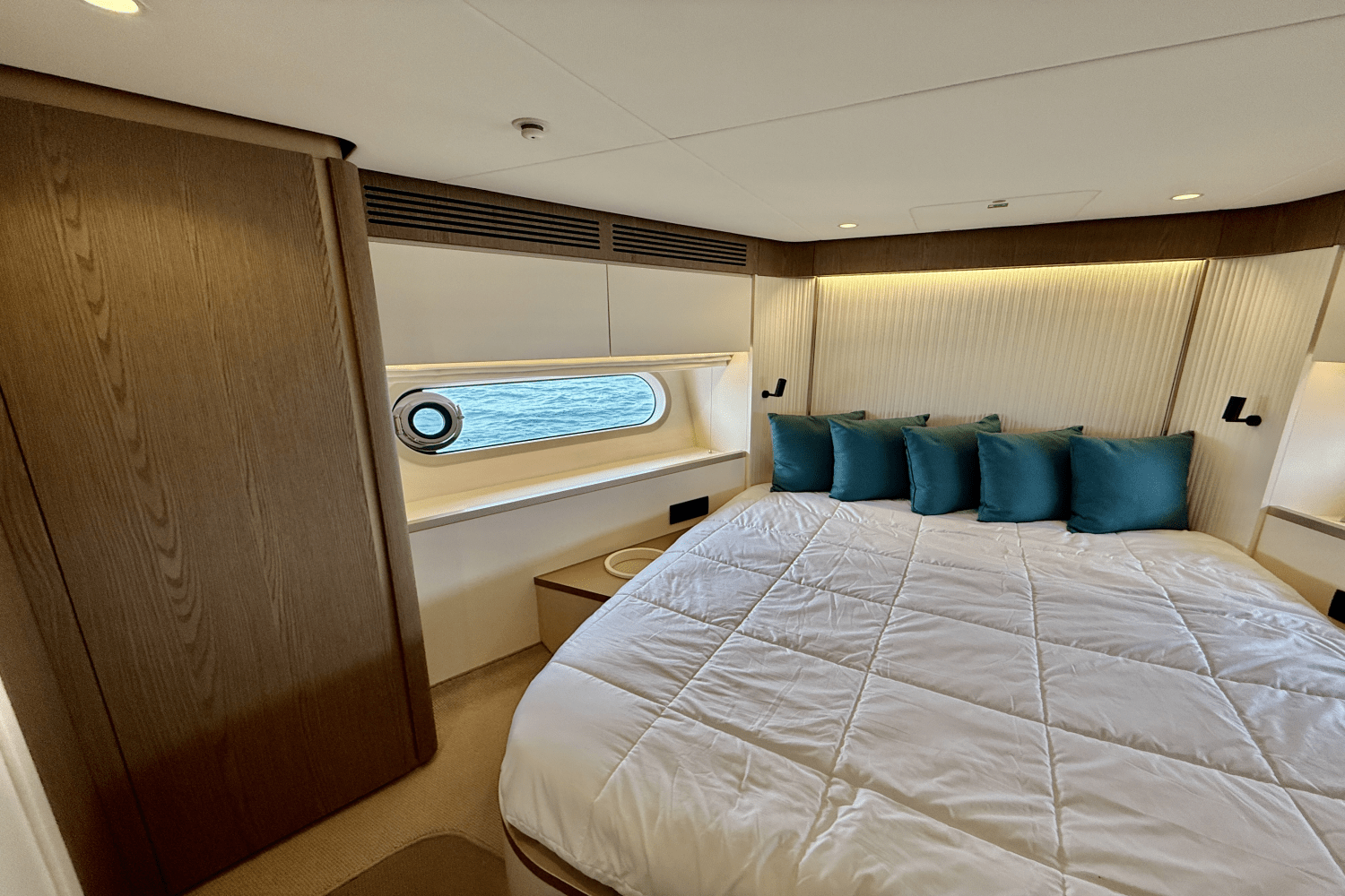 2026 Azimut
                                                             Magellano 60 Image Thumbnail #58
