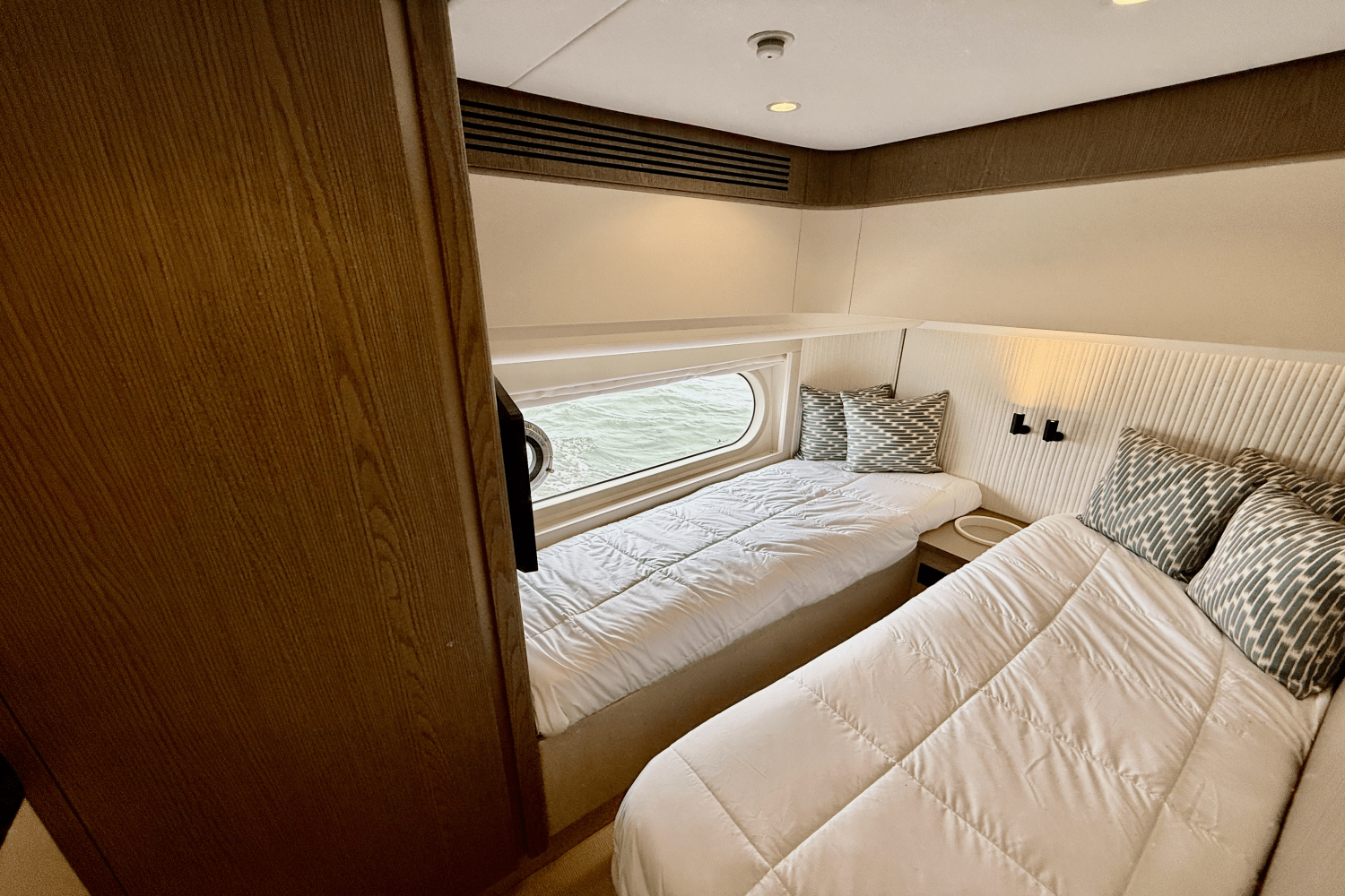 2026 Azimut
                                                             Magellano 60 Image Thumbnail #68