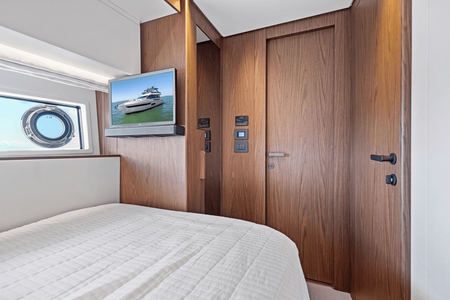 2025 Azimut Fly 72 Image Thumbnail #55