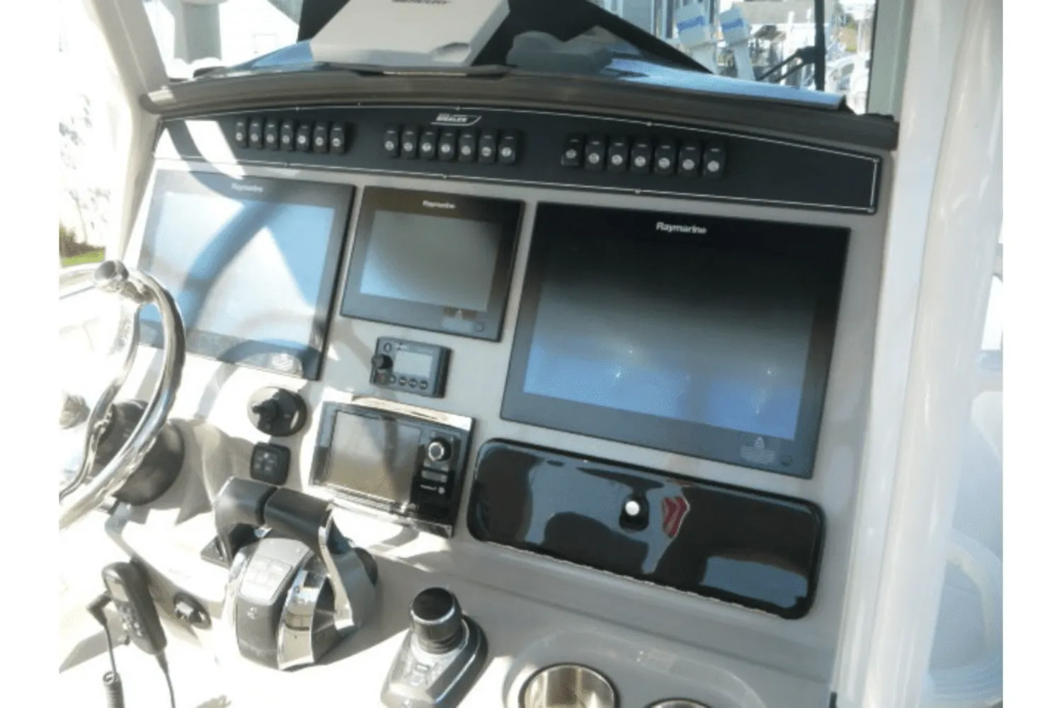 2017 Boston Whaler 330 OUTRAGE Image Thumbnail #13