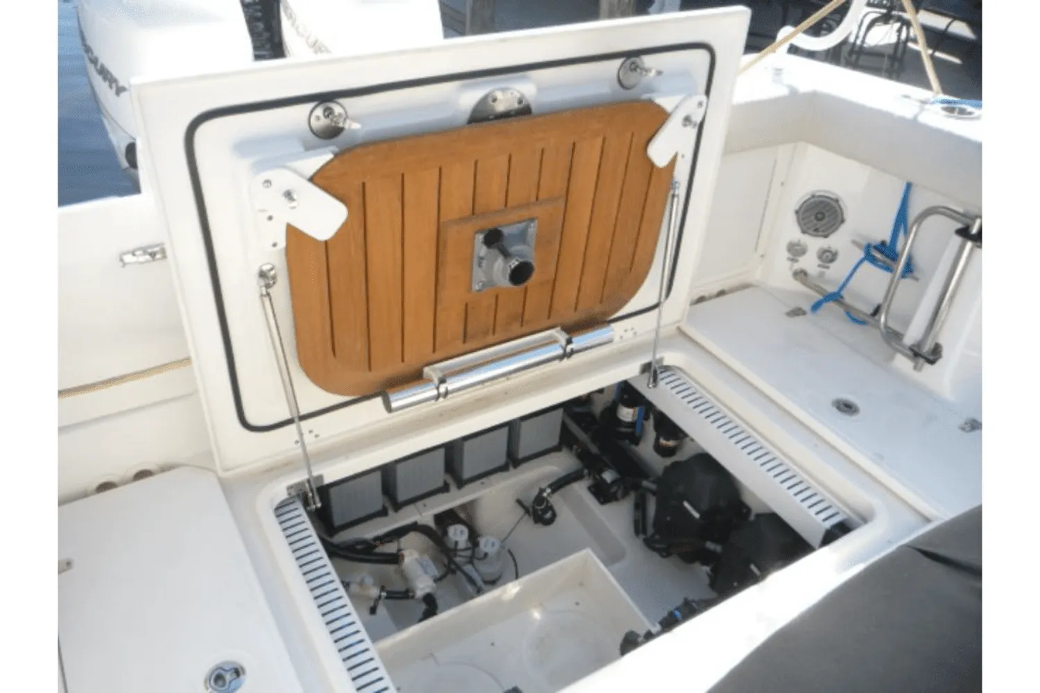2017 Boston Whaler 330 OUTRAGE Image Thumbnail #3