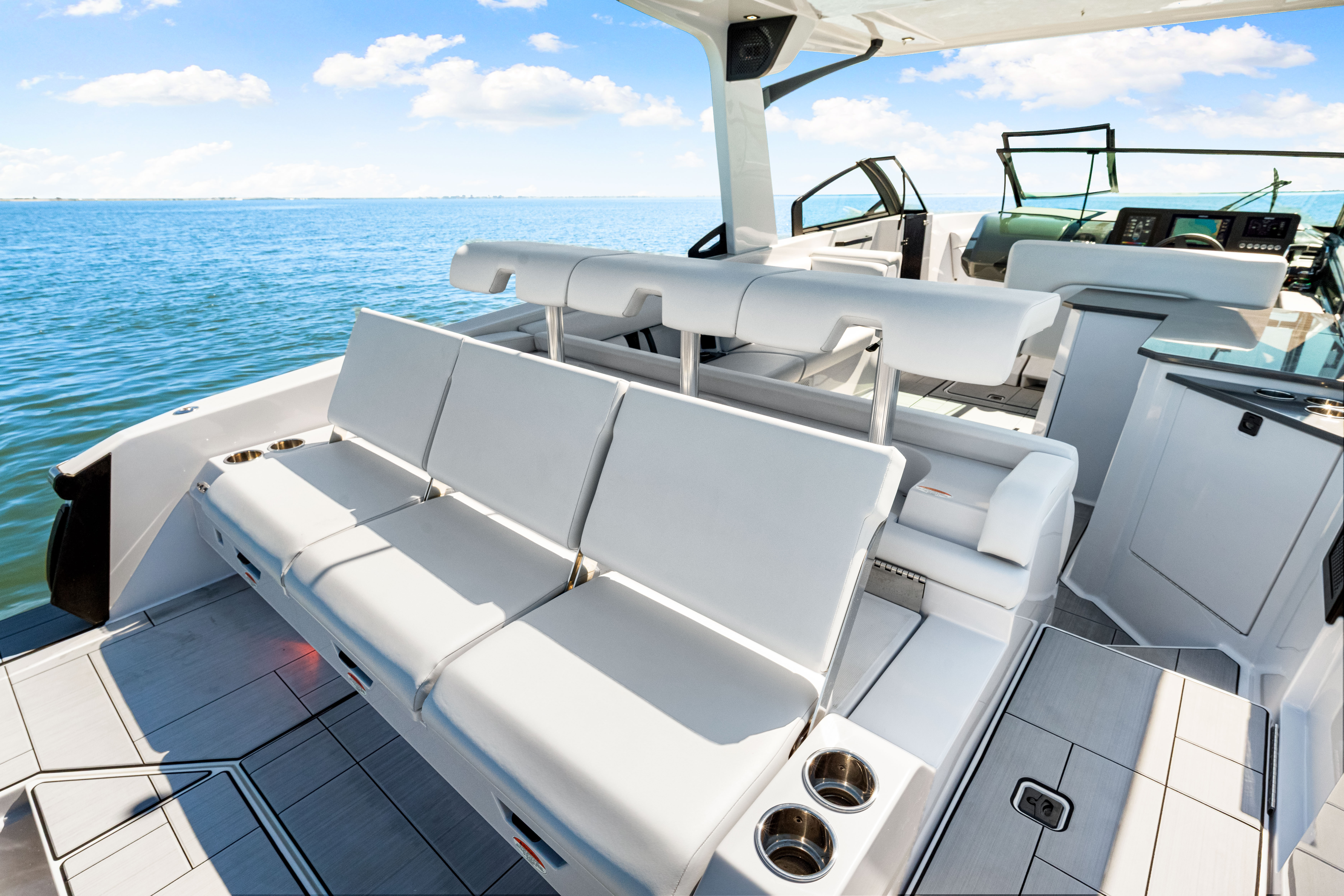 2024 Aviara AV32 Outboard Image Thumbnail #39