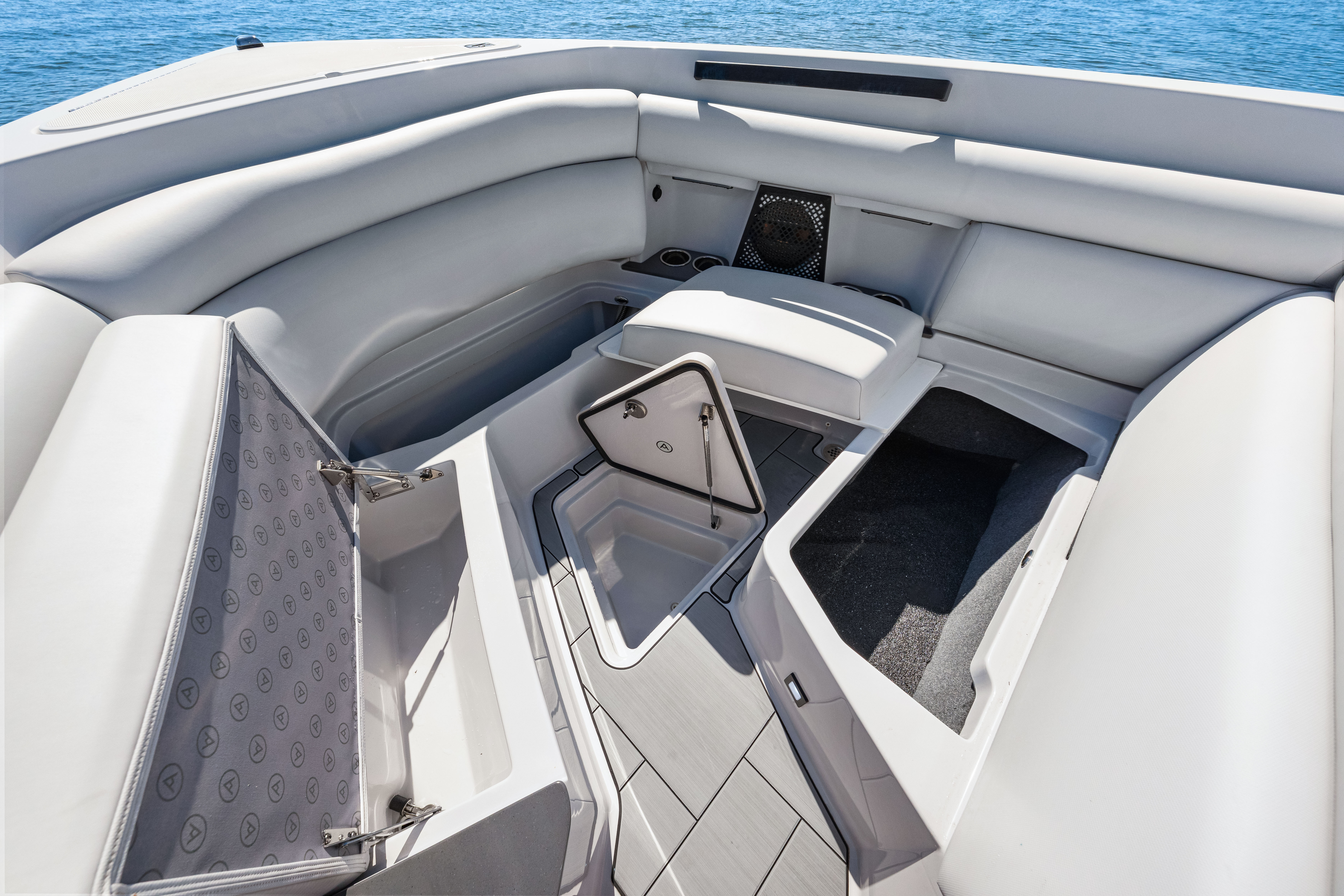 2024 Aviara AV32 Outboard Image Thumbnail #58