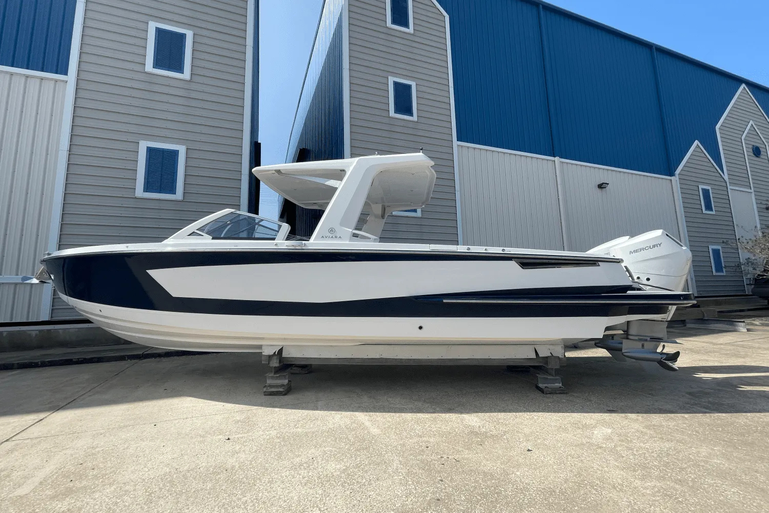 2024 Aviara AV32 Outboard Image Thumbnail #0