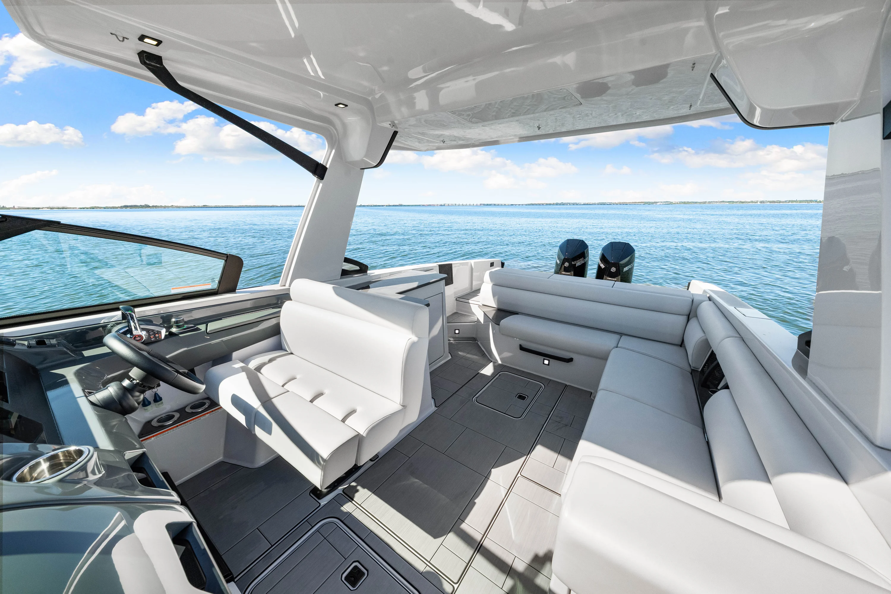 2024 Aviara AV32 Outboard Image Thumbnail #45