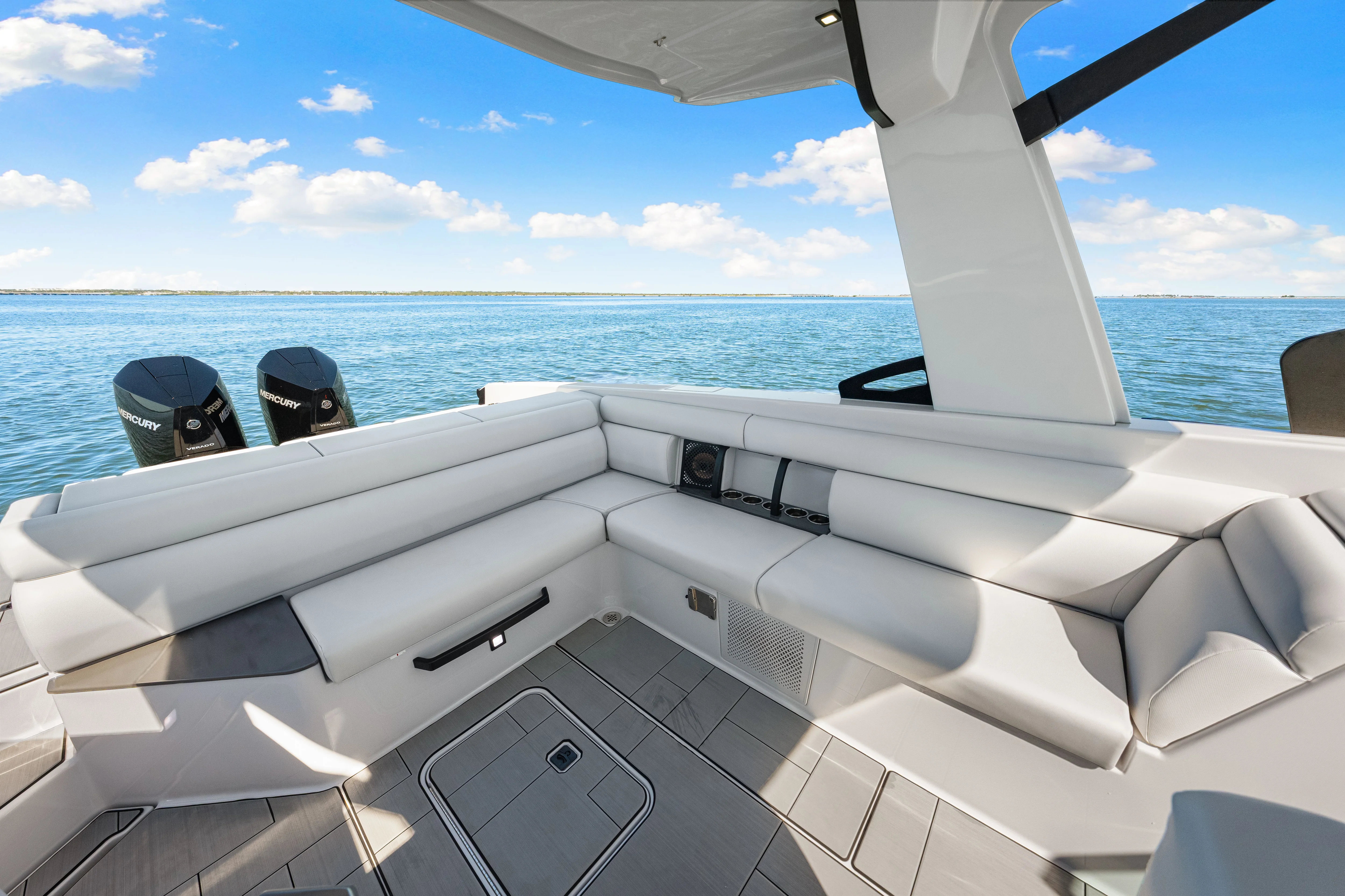 2024 Aviara AV32 Outboard Image Thumbnail #46