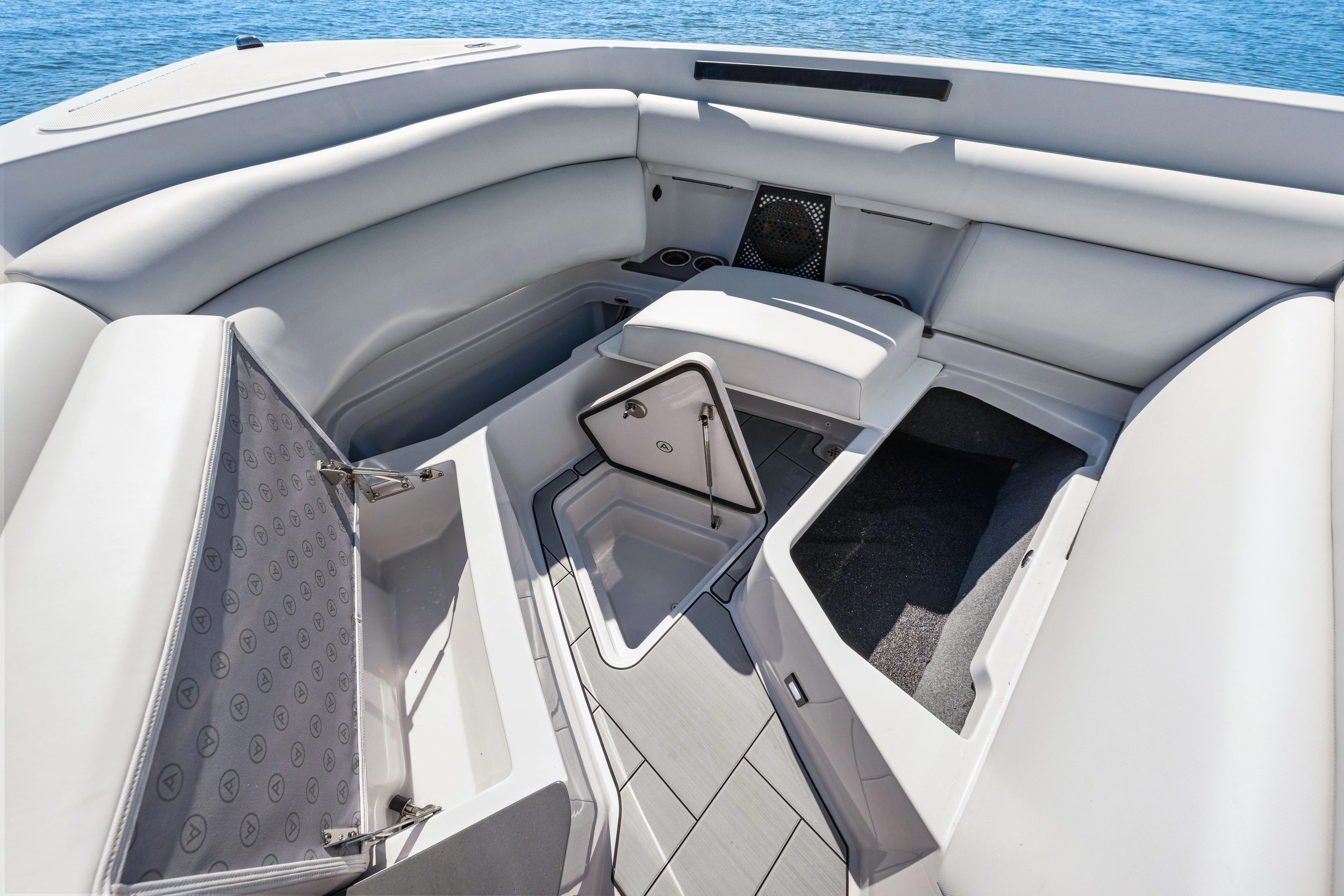 2024 Aviara AV32 Outboard Image Thumbnail #58