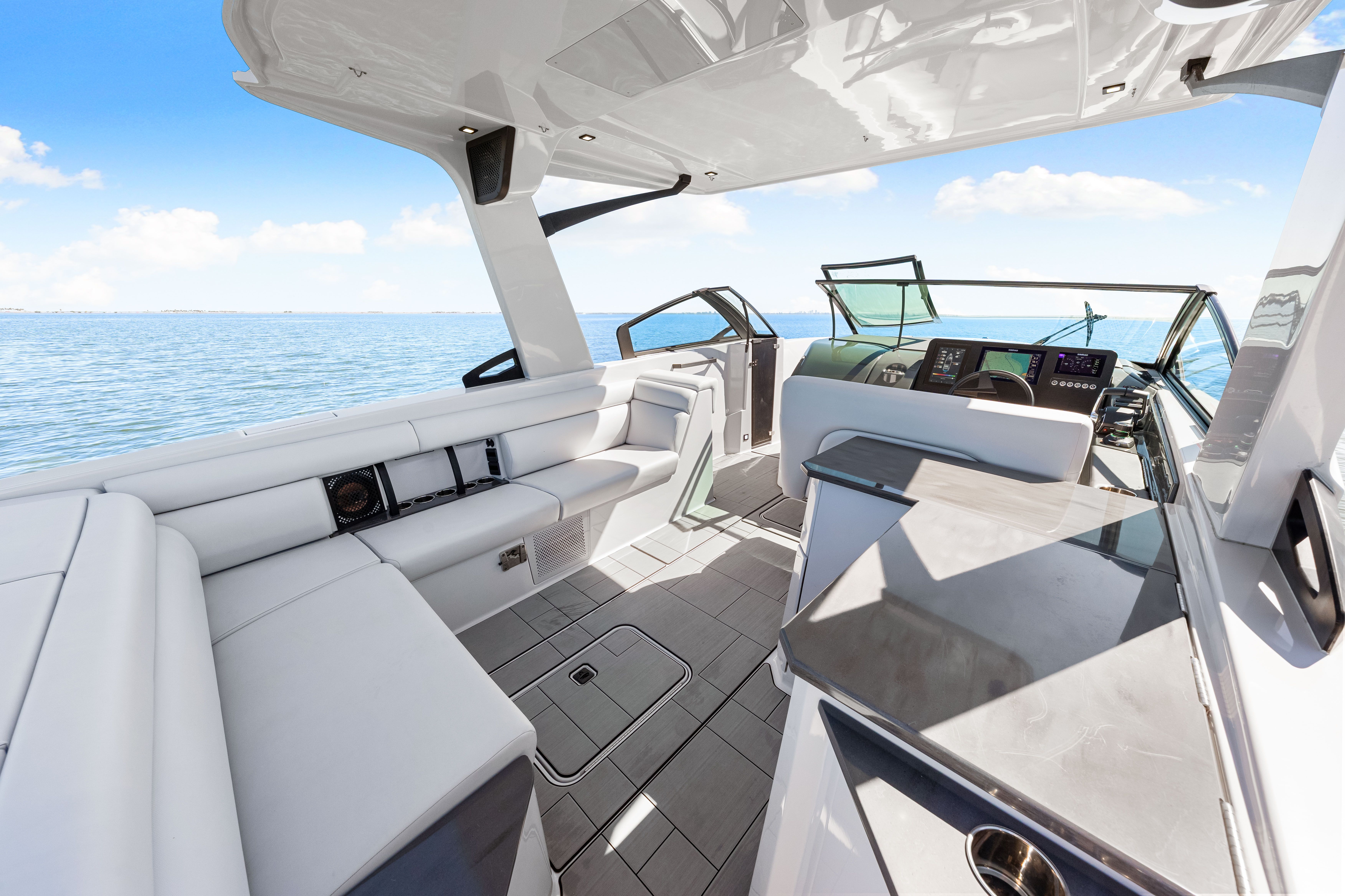 2024 Aviara AV32 Outboard Image Thumbnail #44