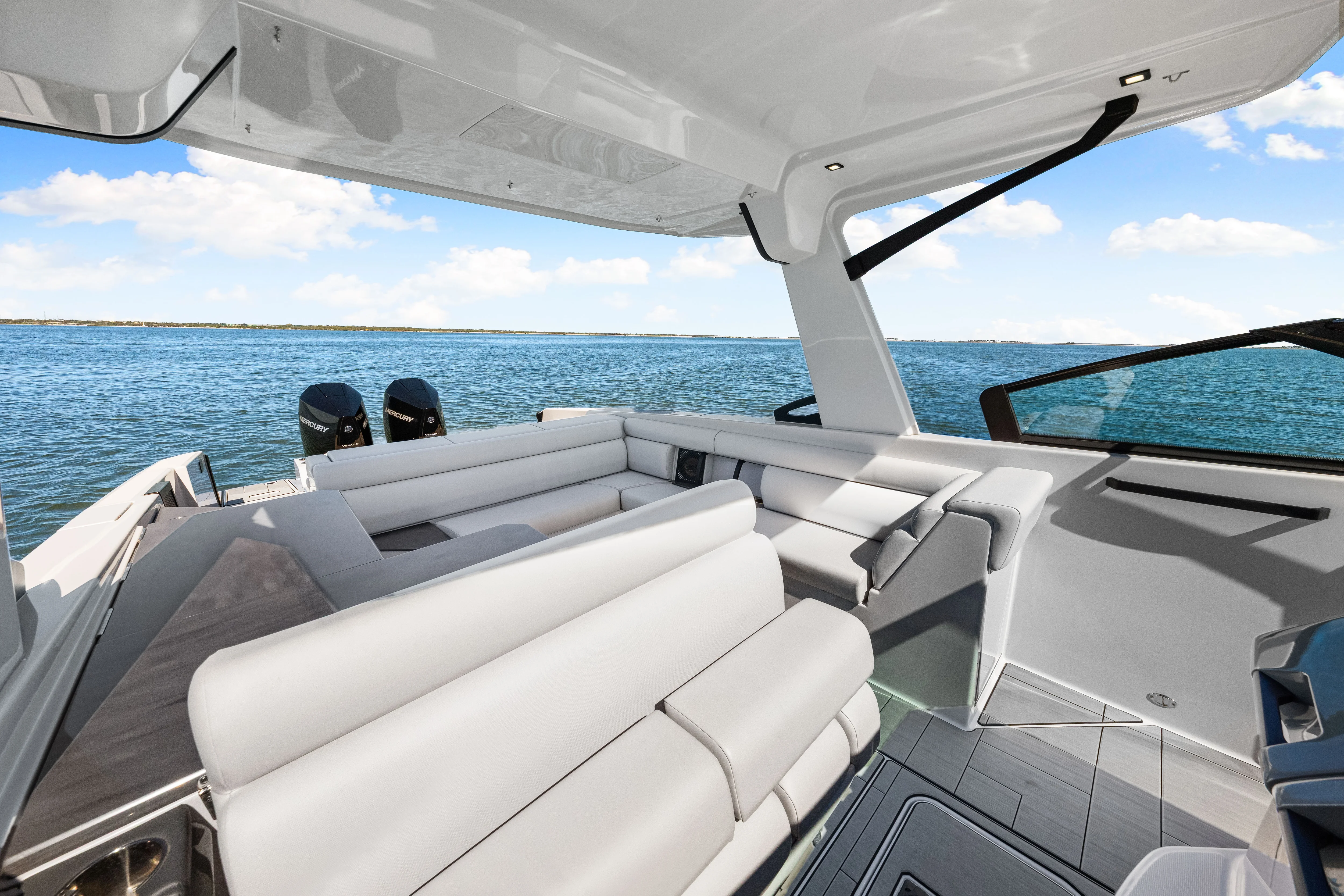 2024 Aviara AV32 Outboard Image Thumbnail #52