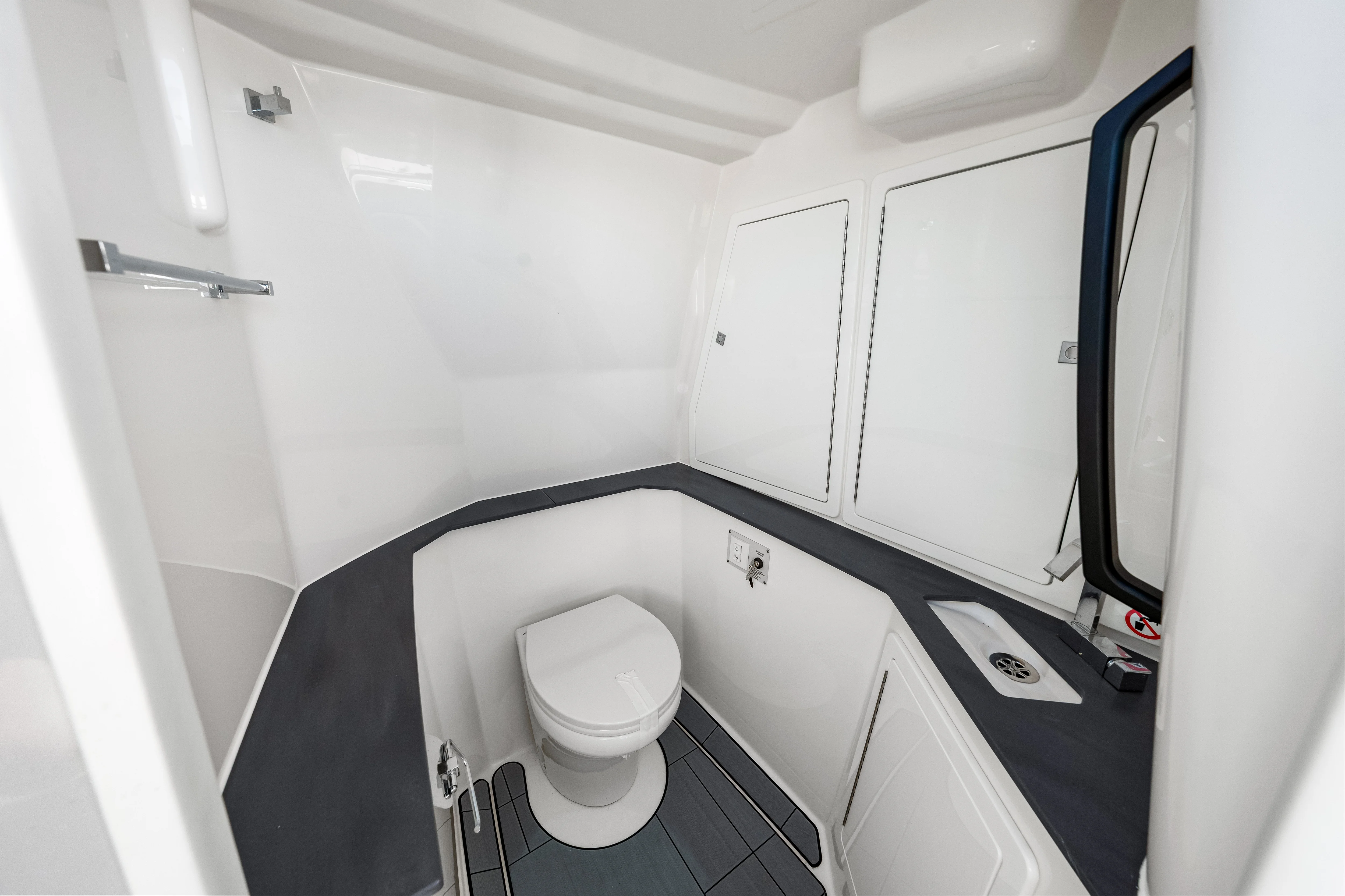 2024 Aviara AV32 Outboard Image Thumbnail #53