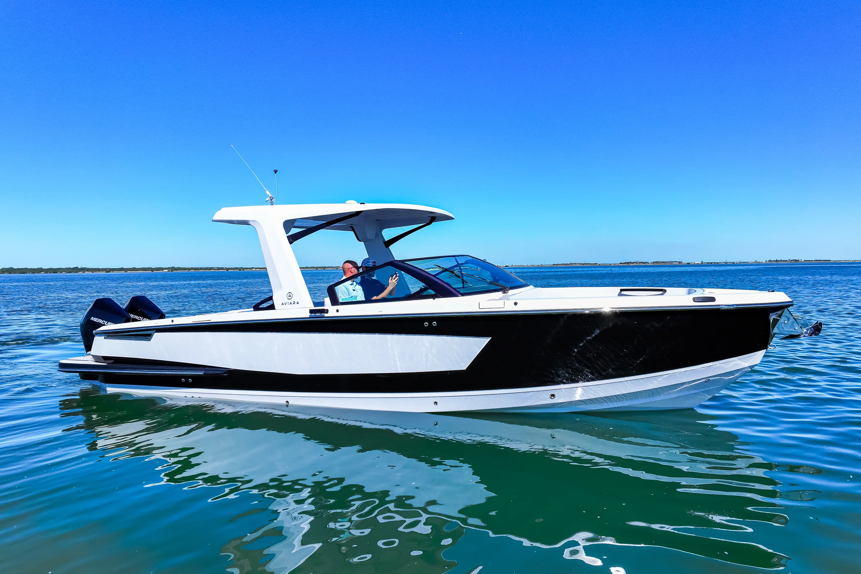 2024 Aviara AV32 Outboard Image Thumbnail #1